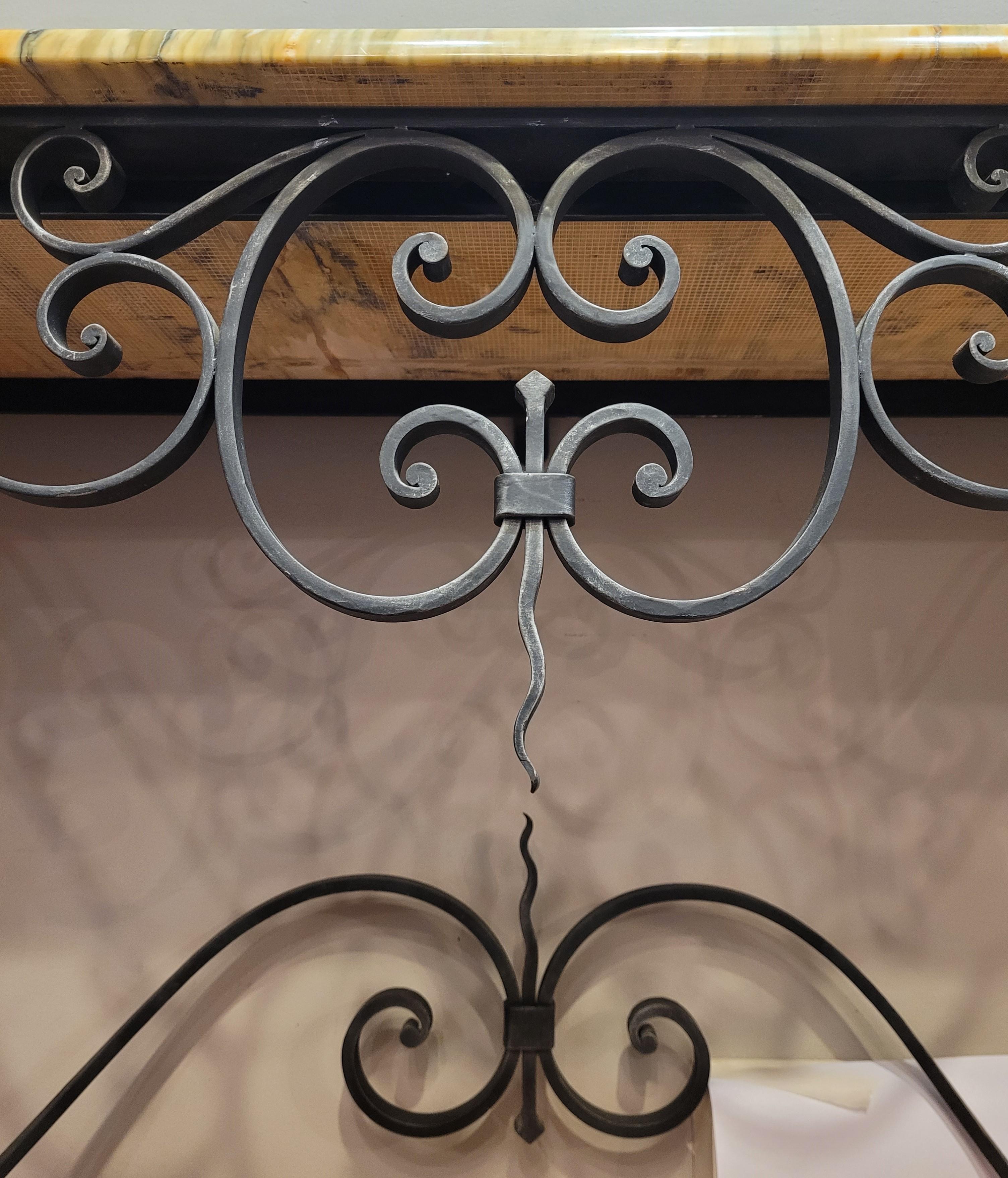 Table console française Art Nouveau en fer forgé et marbre jaune en vente 10