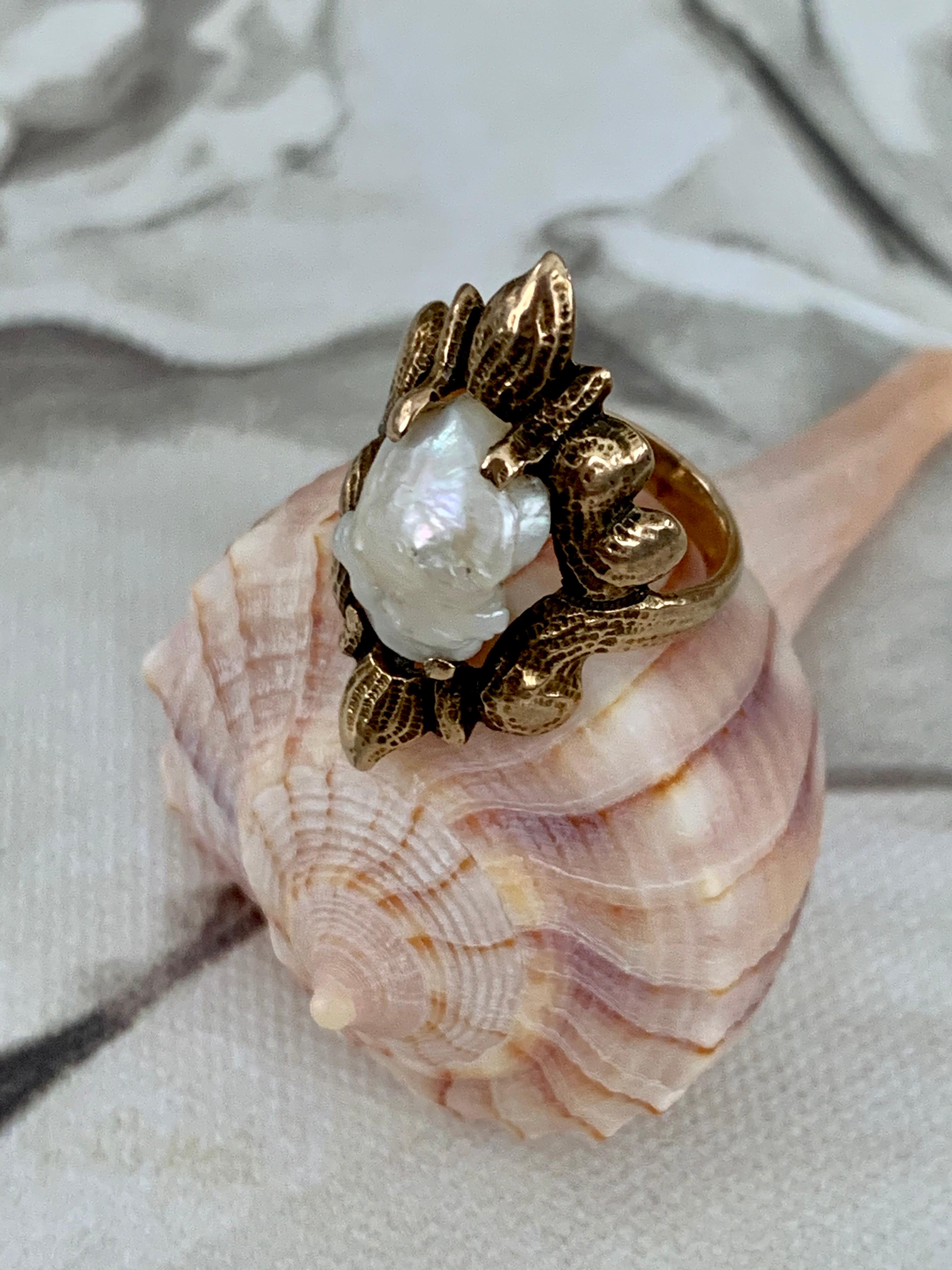 Art Nouveau Freshwater Pearl 10 Karat Yellow Gold Ring In Good Condition For Sale In St. Louis Park, MN