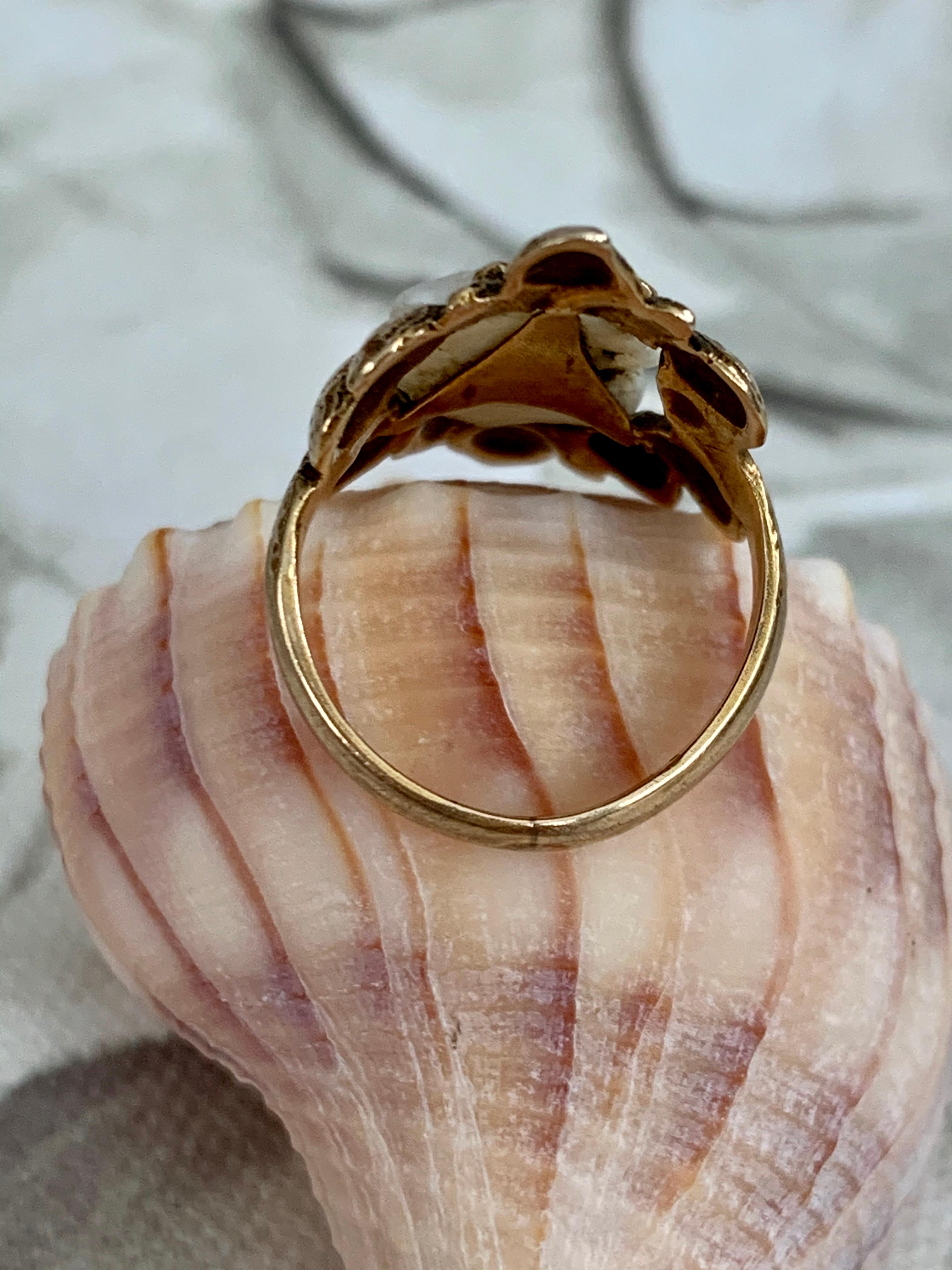 Women's Art Nouveau Freshwater Pearl 10 Karat Yellow Gold Ring For Sale