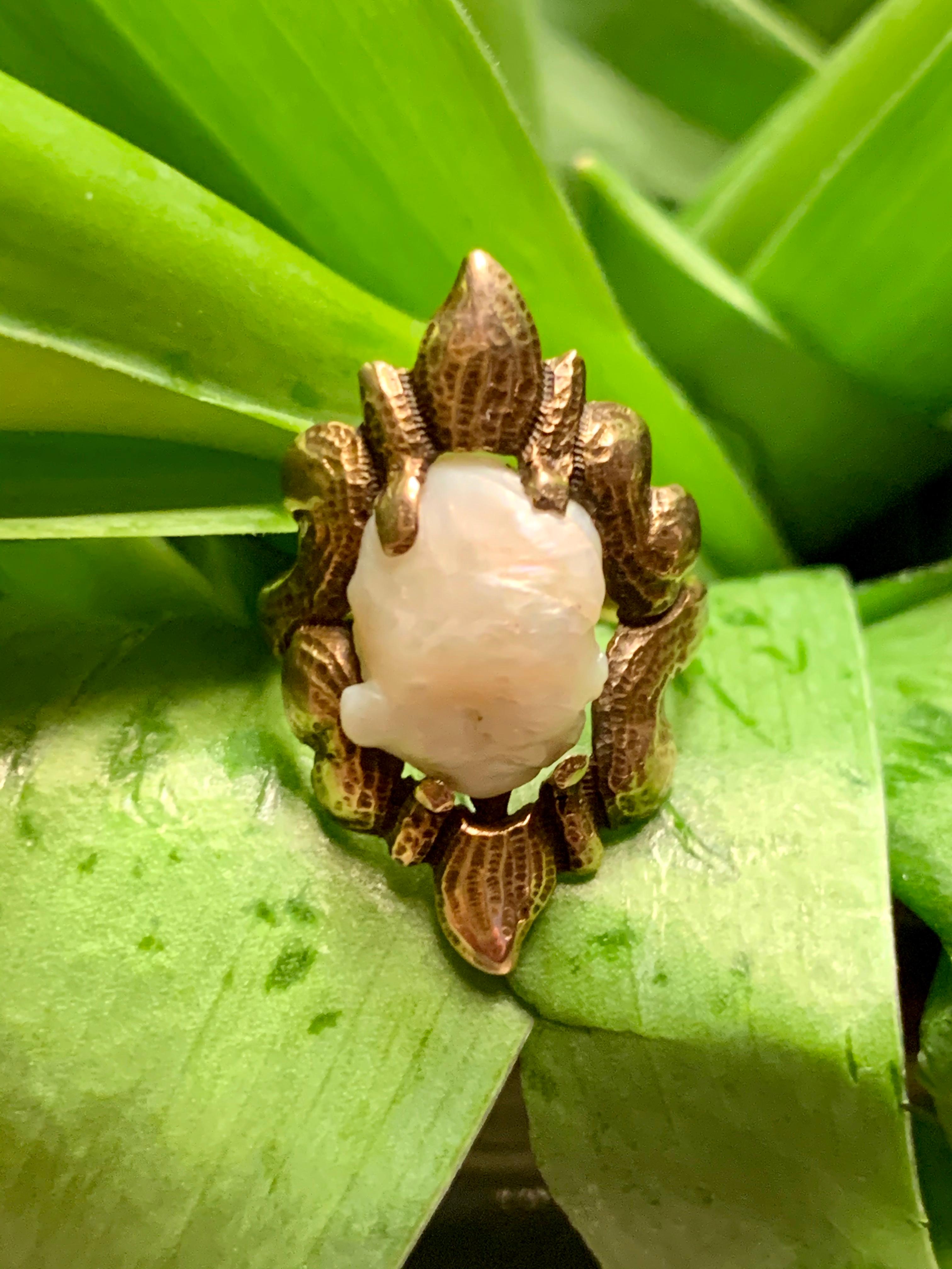 Art Nouveau Freshwater Pearl 10 Karat Yellow Gold Ring For Sale 2