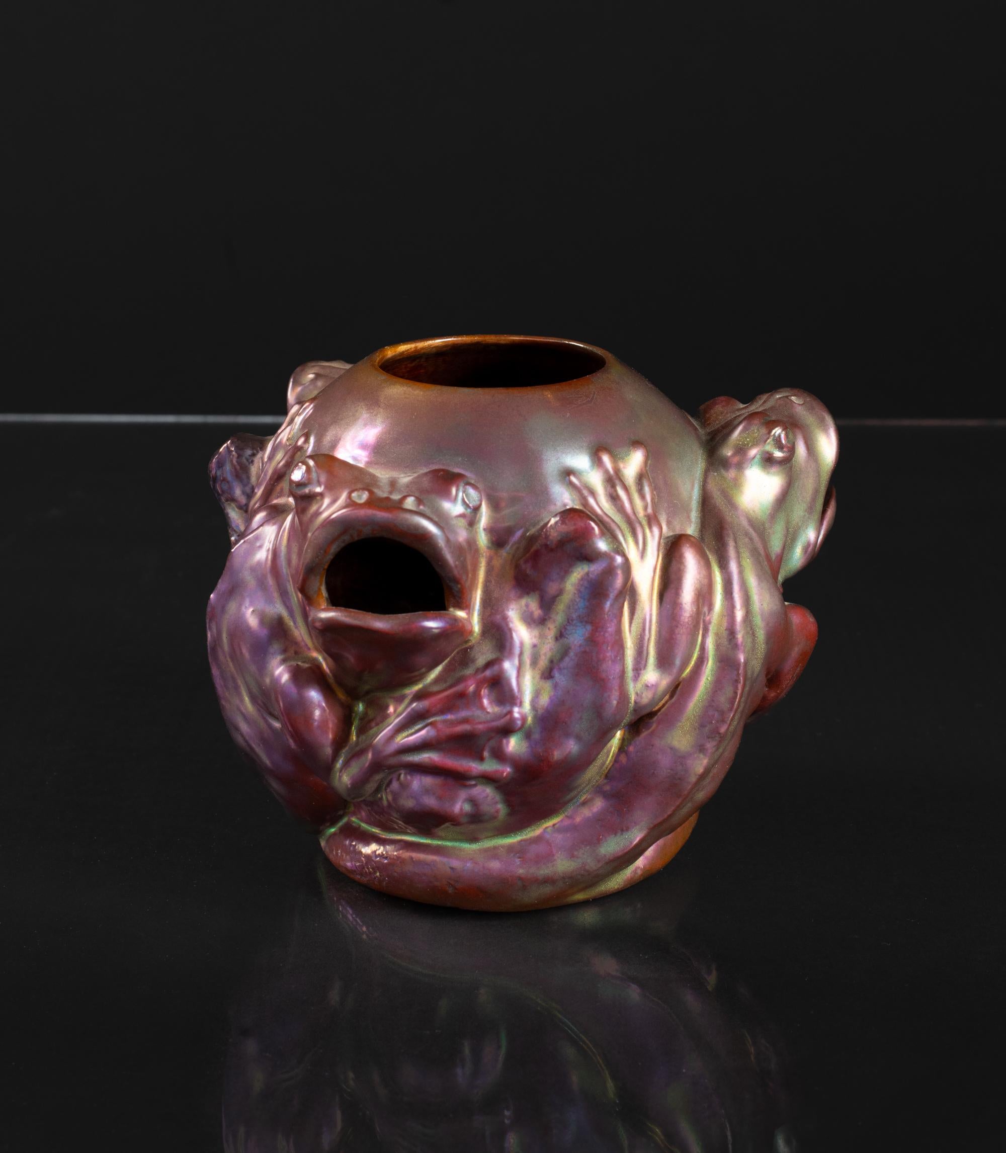 Hungarian Art Nouveau Frog Vase by Zsolnay Porcelánmanufaktúra Zrt