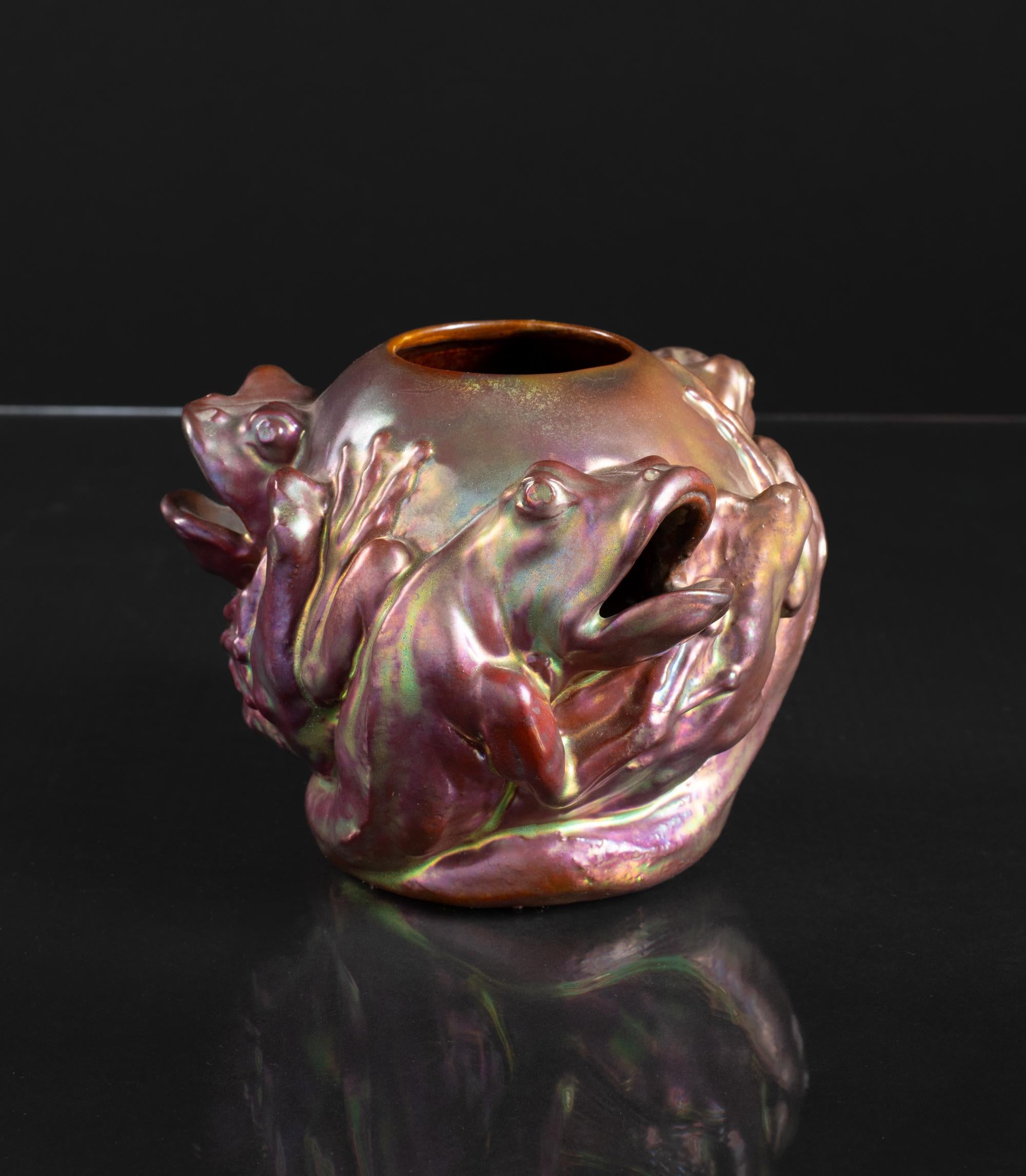 Art Nouveau Frog Vase by Zsolnay Porcelánmanufaktúra Zrt In Excellent Condition In Chicago, US