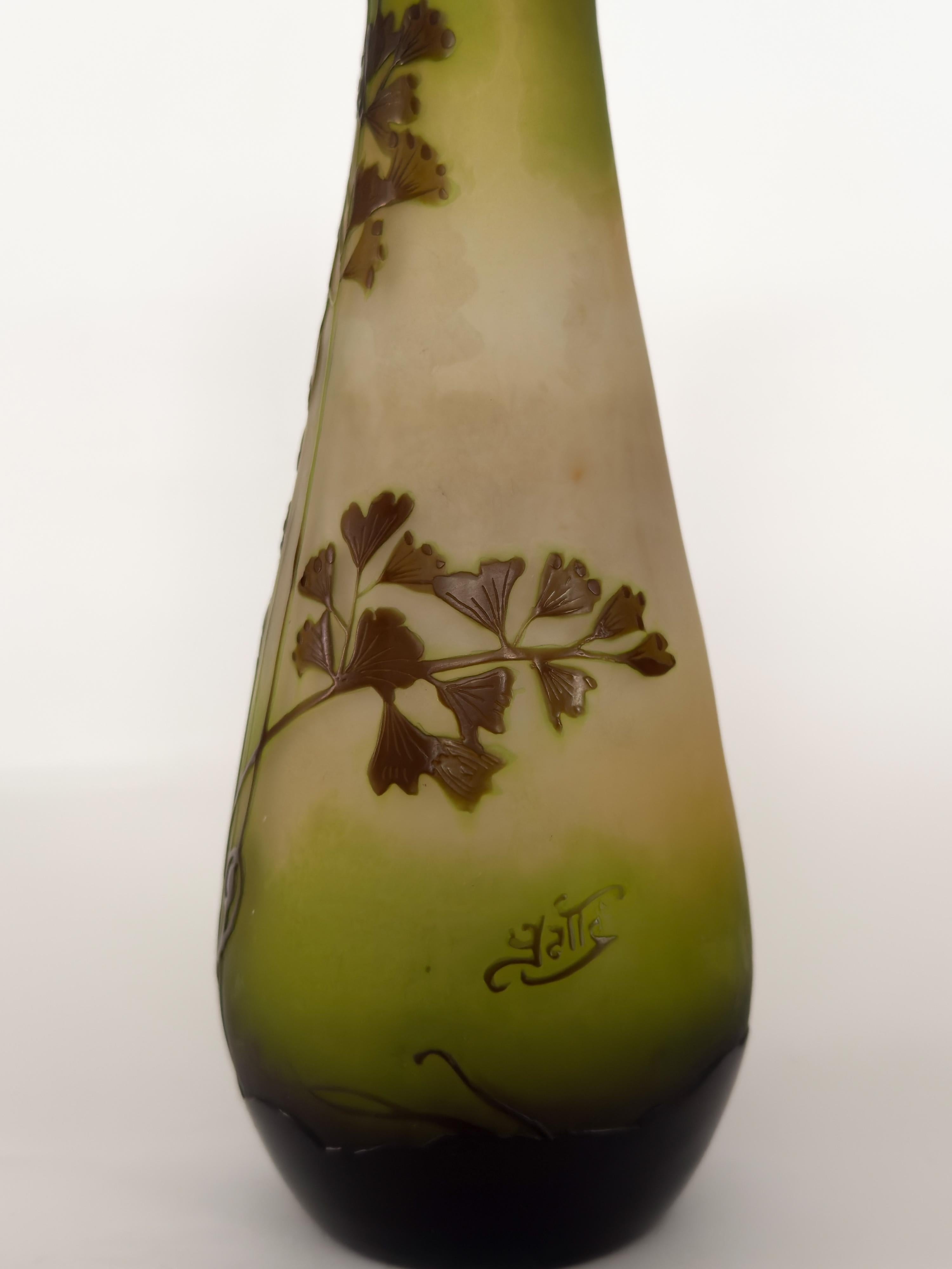 Art Nouveau Gallé Cameo Jarrón de vidrio verde, Siglo XX siglo XX en venta