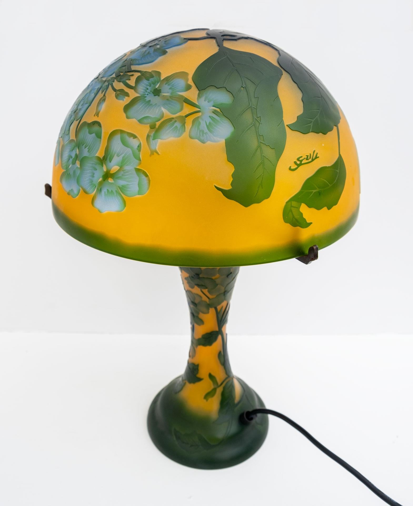 French Art Nouveau Gallé Multi-Layer Glass with Flower Decor Mushroom Lamp