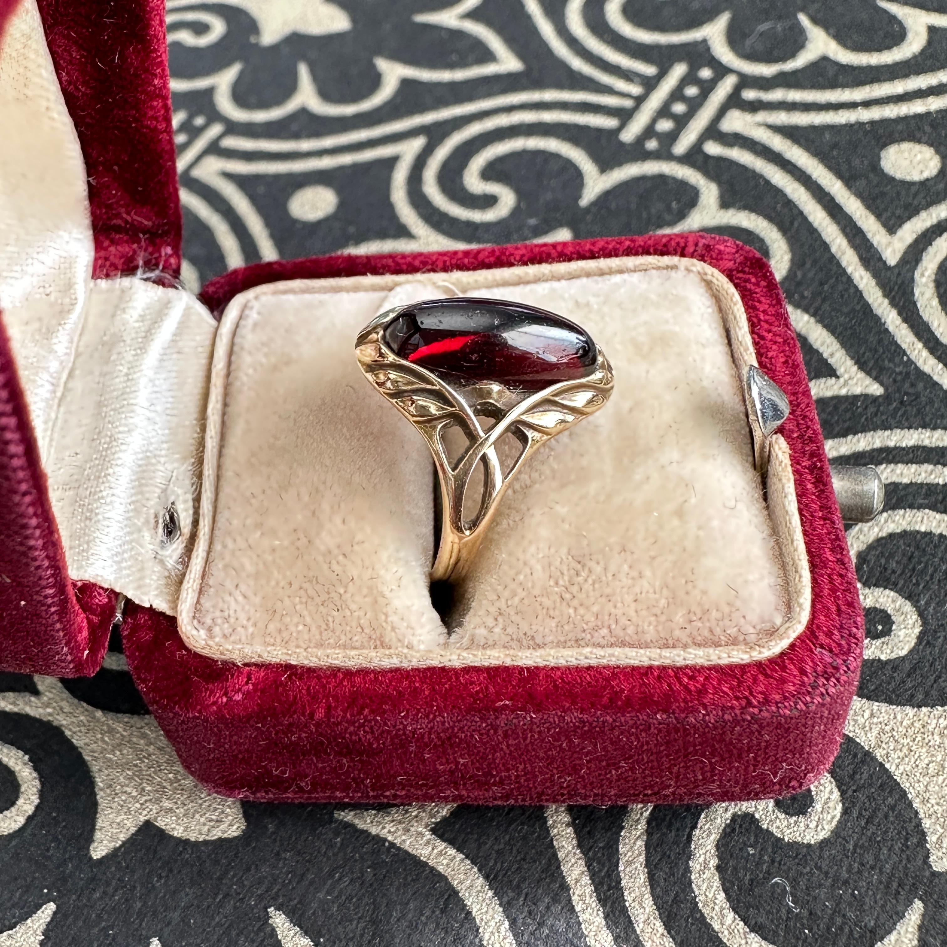 Art Nouveau Garnet 14K Yellow Gold Ring For Sale 5