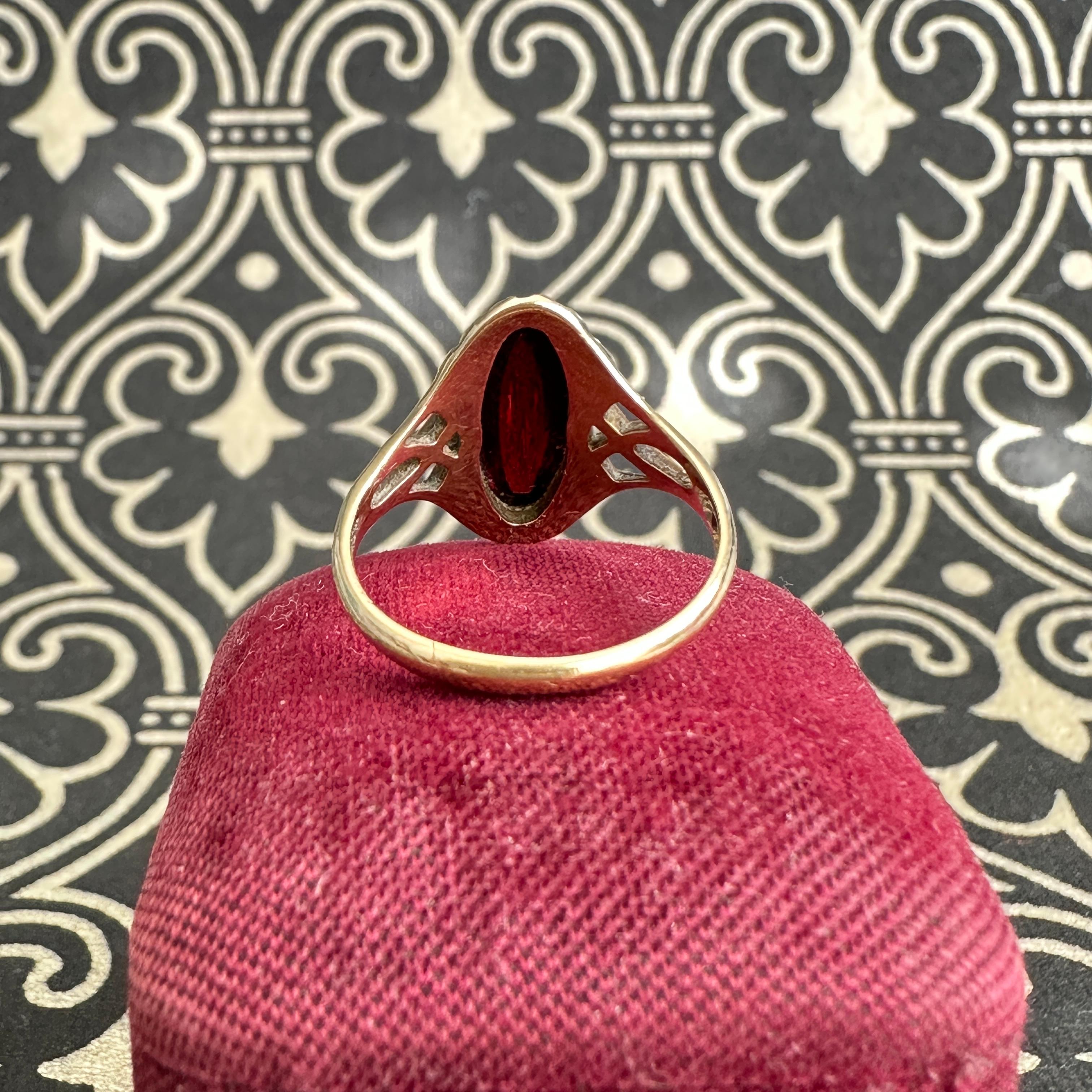Art Nouveau Garnet 14K Yellow Gold Ring For Sale 7