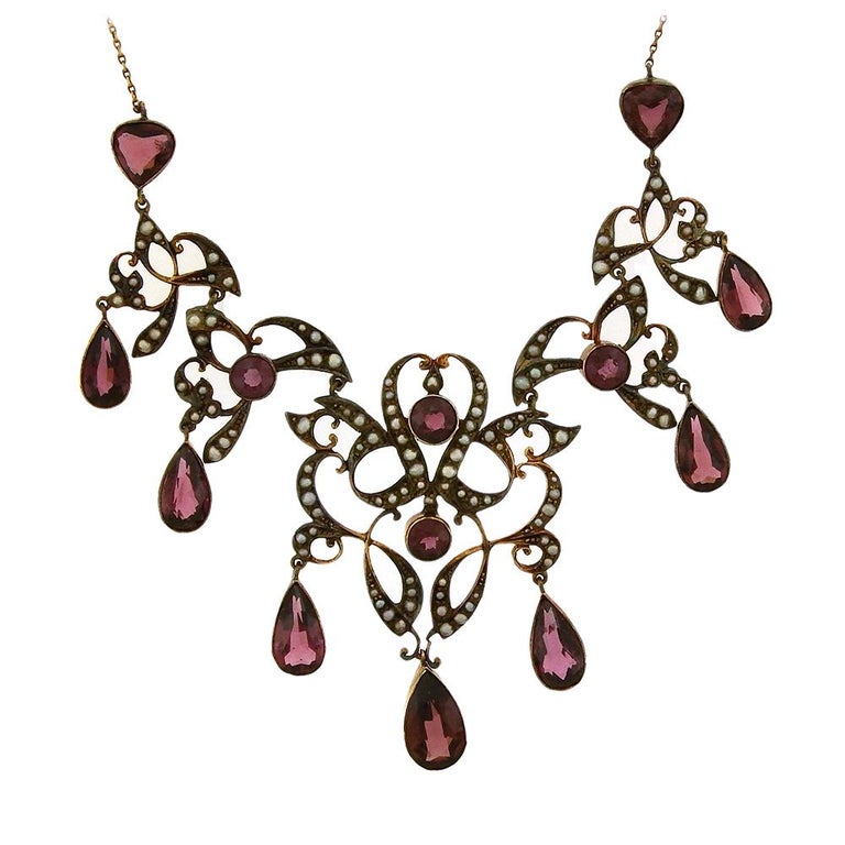 Art Nouveau Garnet and Seed Pearl Festoon Necklace For Sale at 1stDibs