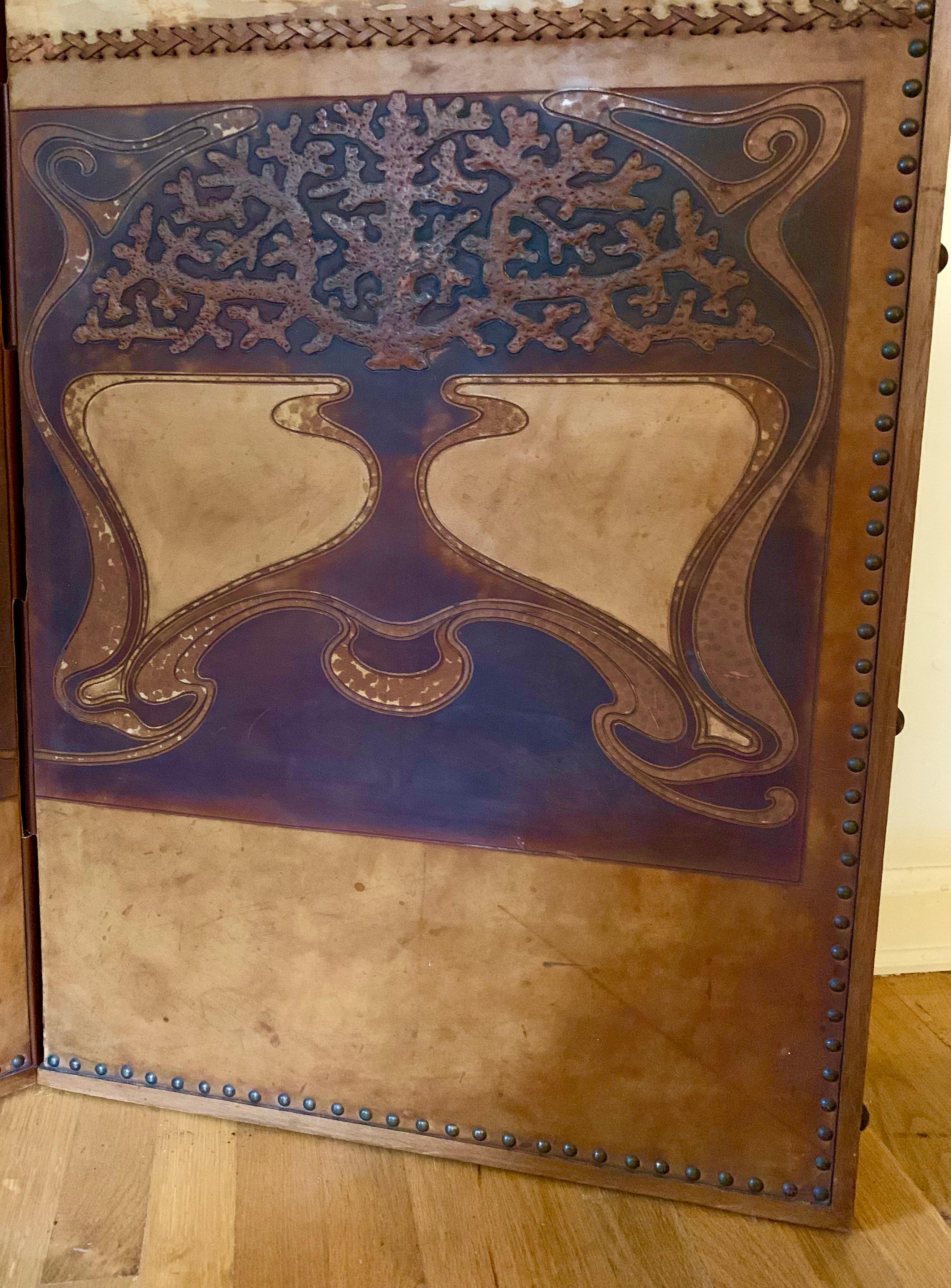Art Nouveau Georg Hulbe Tooled Leather Three Panel Screen, Sailboat Motif, 1900 For Sale 6