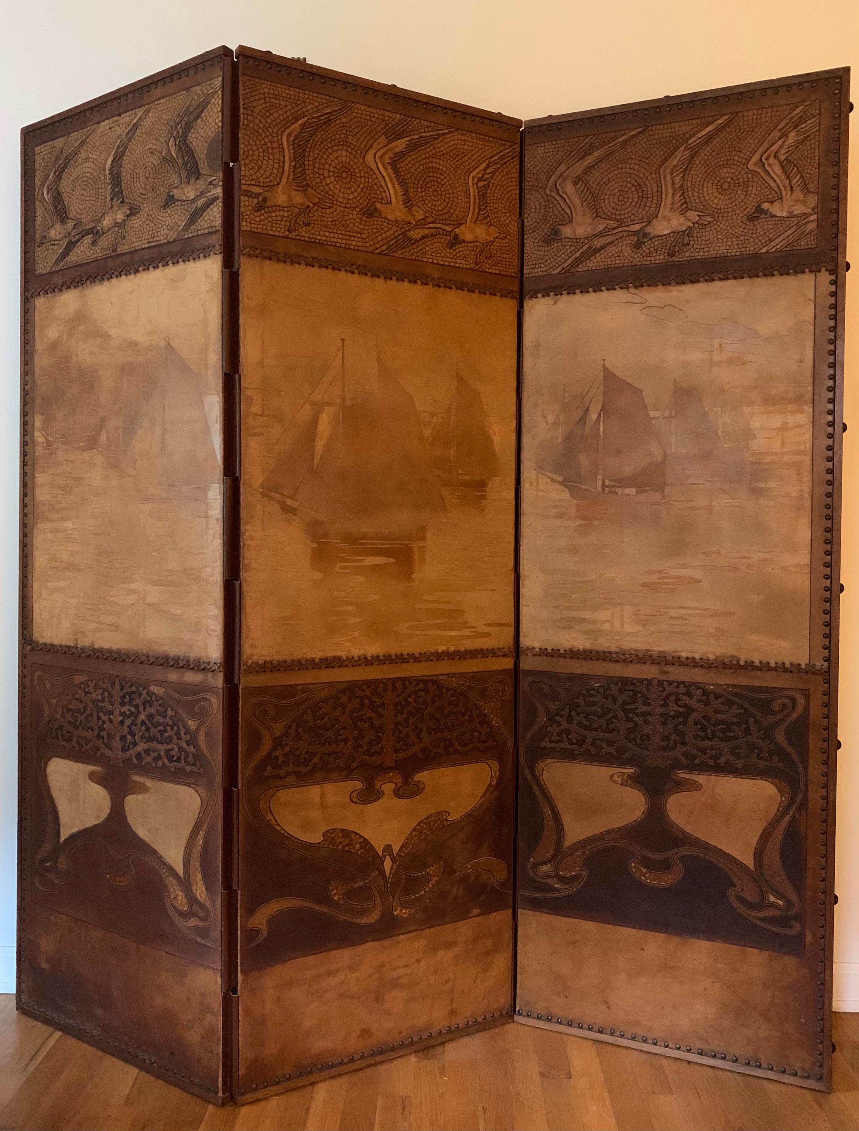 Jugendstil-Raumteiler aus bearbeitetem Leder mit drei Tafeln, Segelboot-Motiv, Georg Hulbe, 1900 im Angebot 9