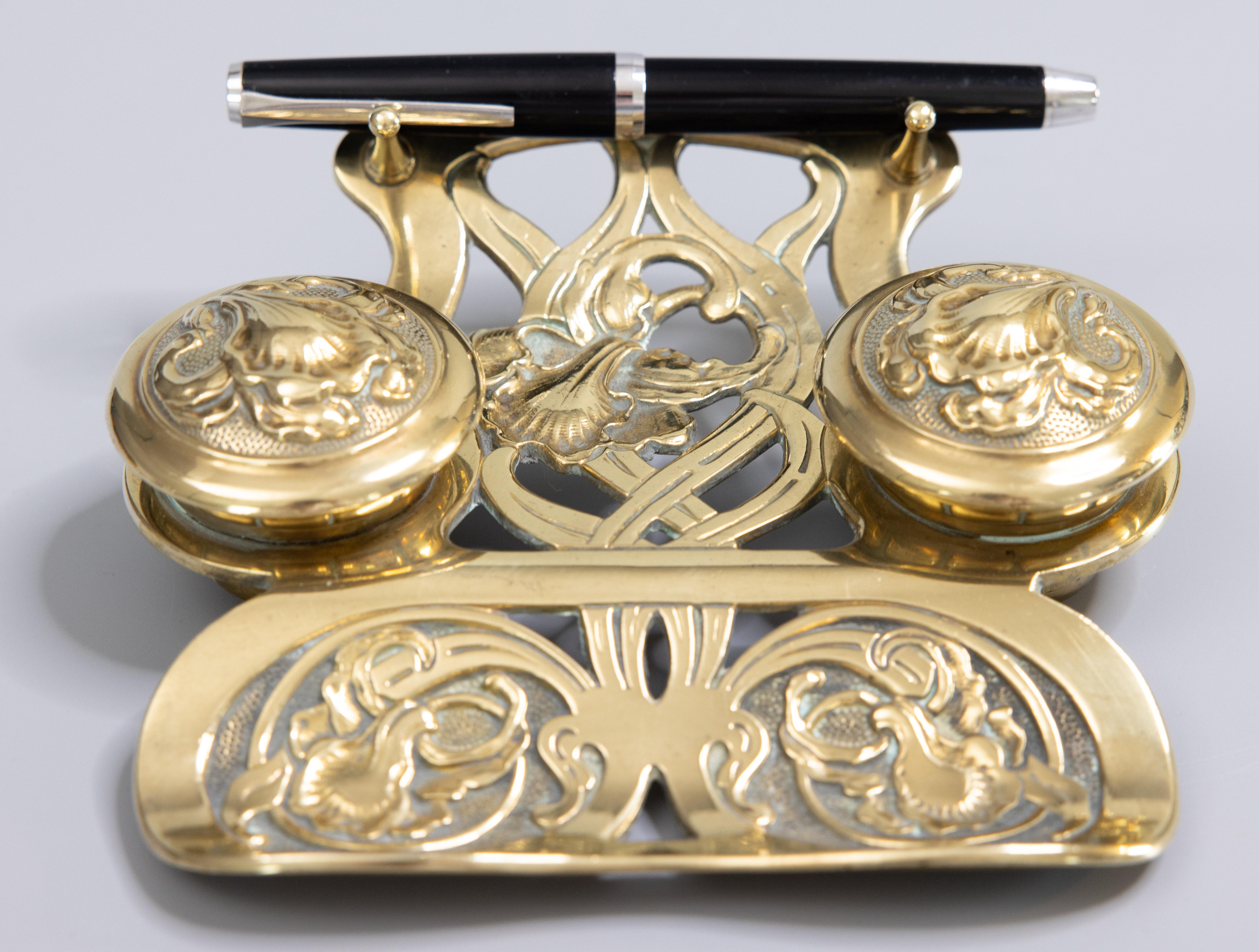 Art Nouveau German Brass Desktop Double Inkwell Inkstand & Pen Tray, circa 1900 In Good Condition In Pearland, TX