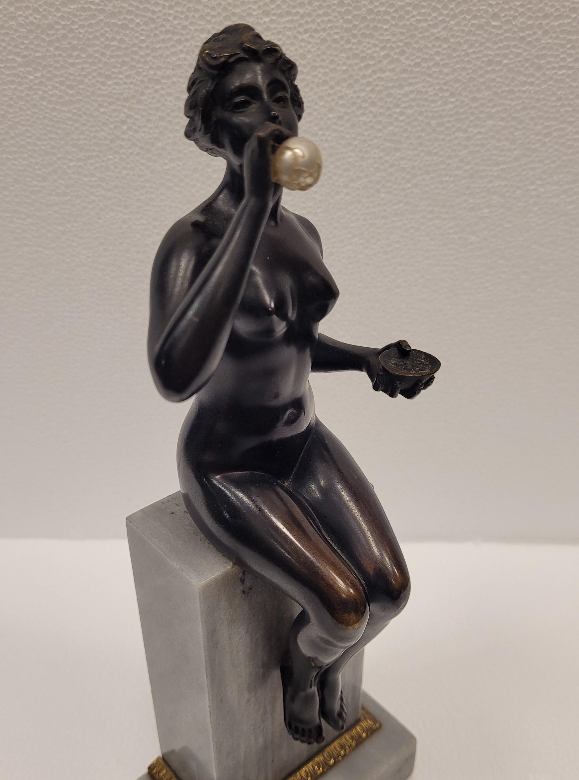 Art Nouveau German Bronze Sculpture Naked woman blowing bubbles For Sale 1