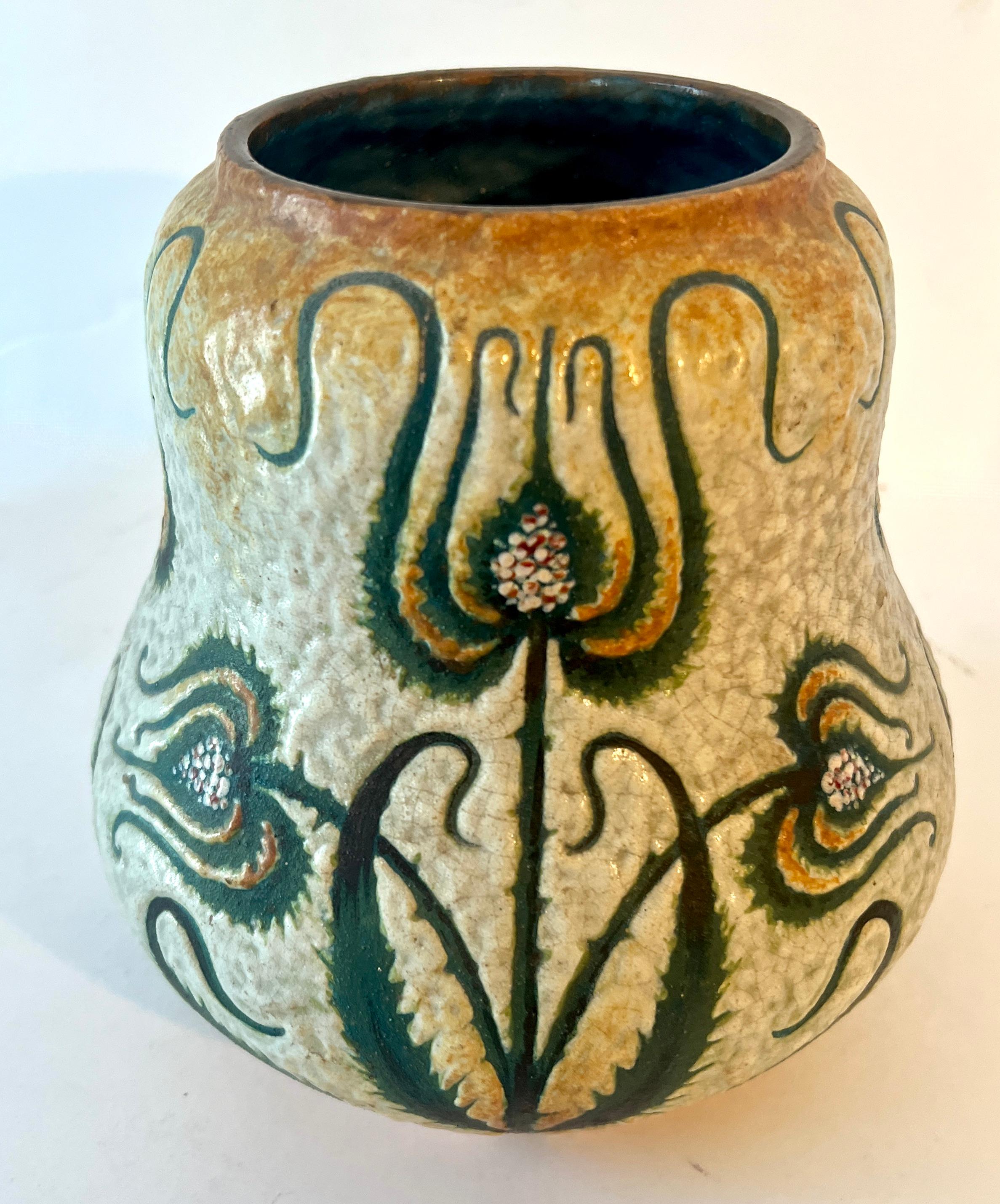 Vase Art Nouveau allemand en poterie de chardon de Royal Bonn  1