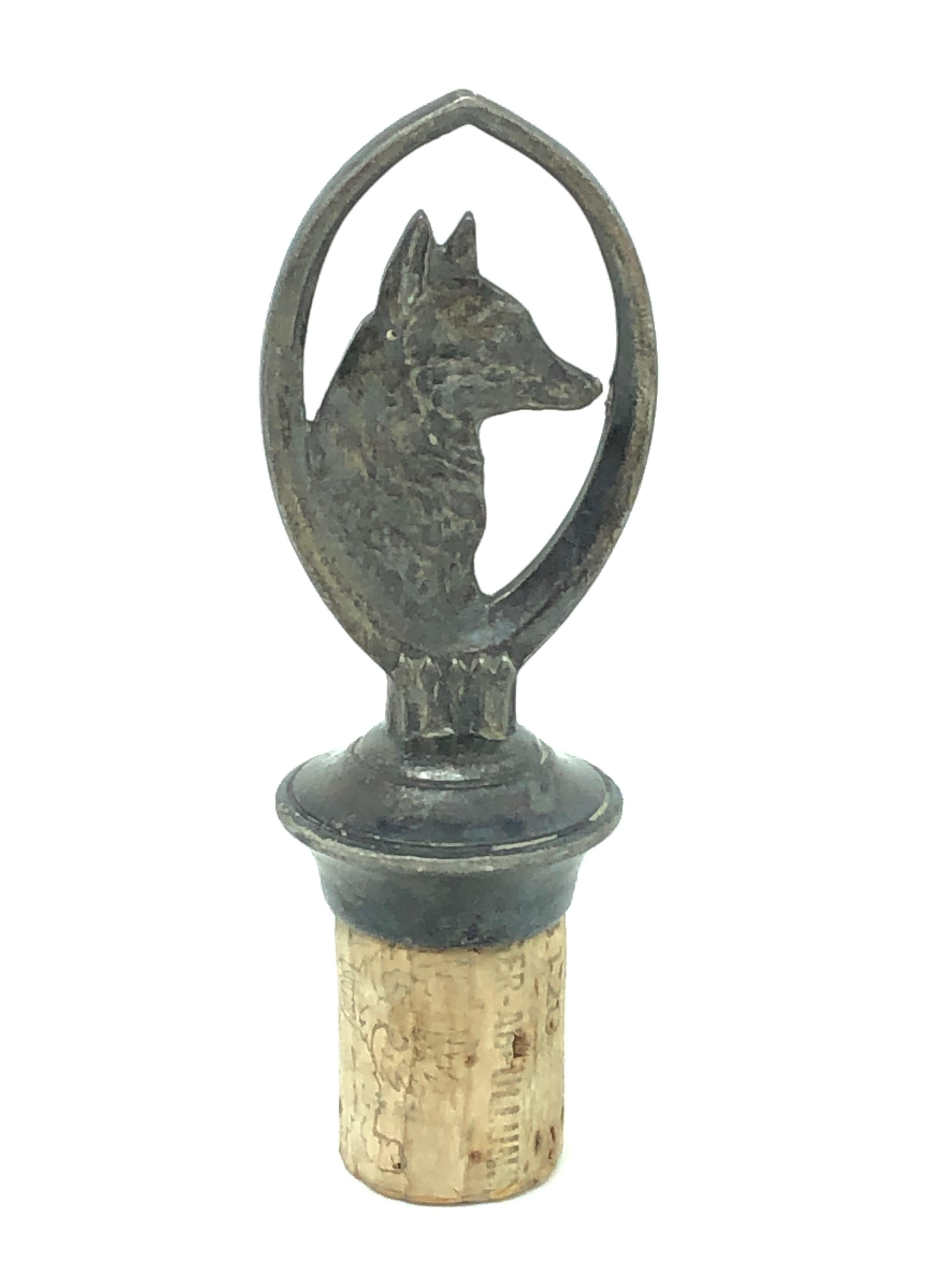 A beautiful metal and cork bottle stopper. Some wear with a nice patina, but this is old-age. Made of metal and cork. A beautiful nice Barware item or just a display item in your collections of antique bottle stoppers.

 