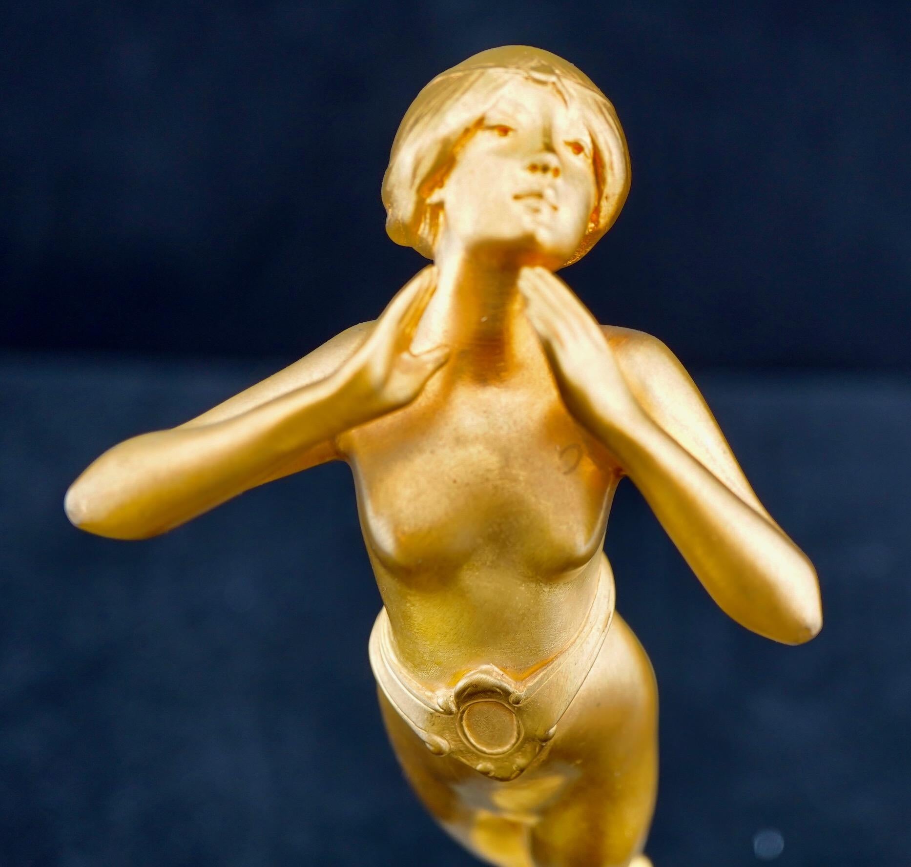 Art Nouveau Gilt Bronze Female Nude Statue by Georges Flamand. In Excellent Condition For Sale In Gainesville, FL