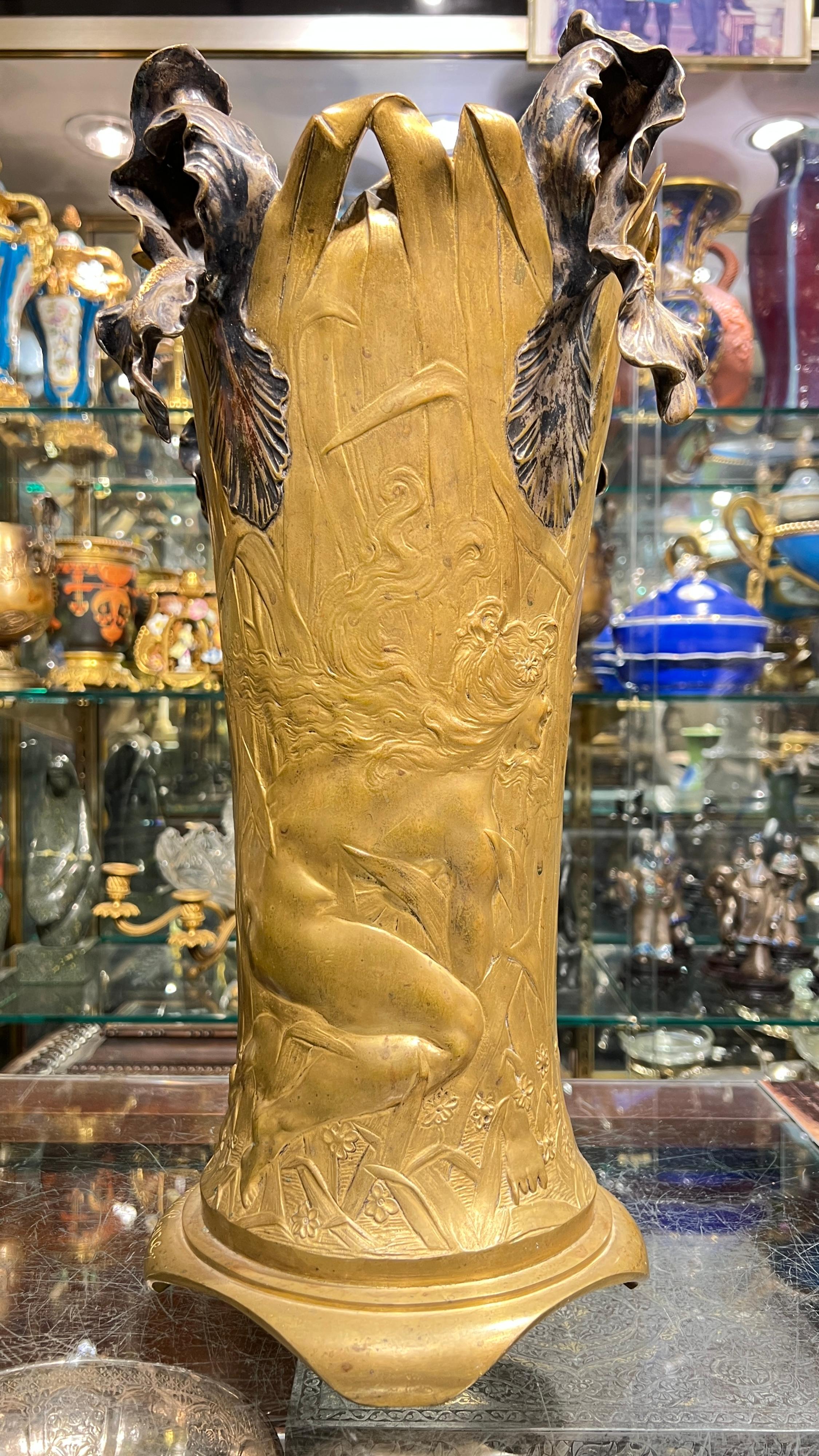 Bronzo Vaso da fiori in bronzo dorato Art Nouveau di Charles Raphael Charles Peyre in vendita