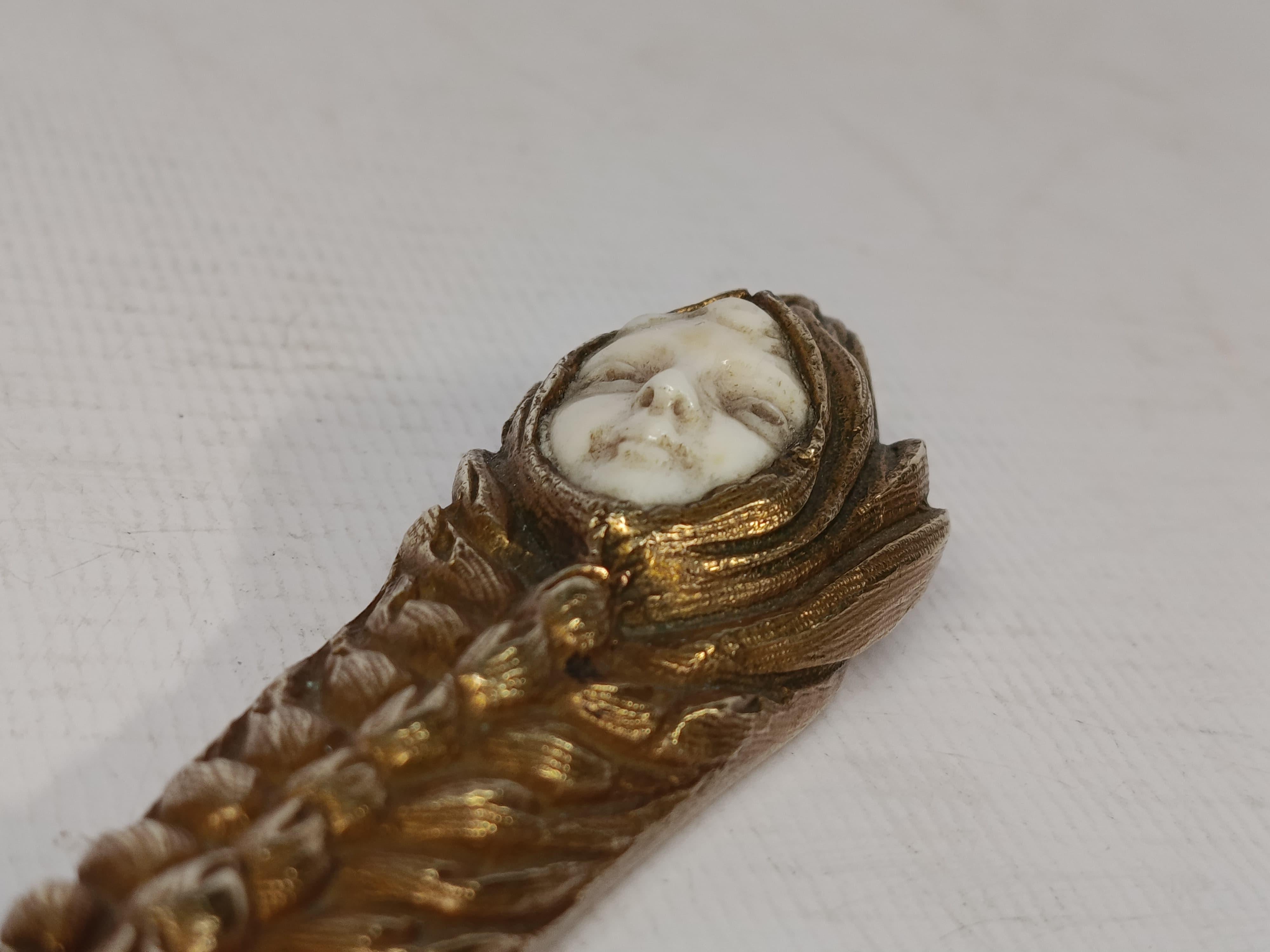 Art Nouveau gilt bronze letter opener, France, circa 1910 E. bernadaud In Good Condition For Sale In Buenos Aires, Argentina