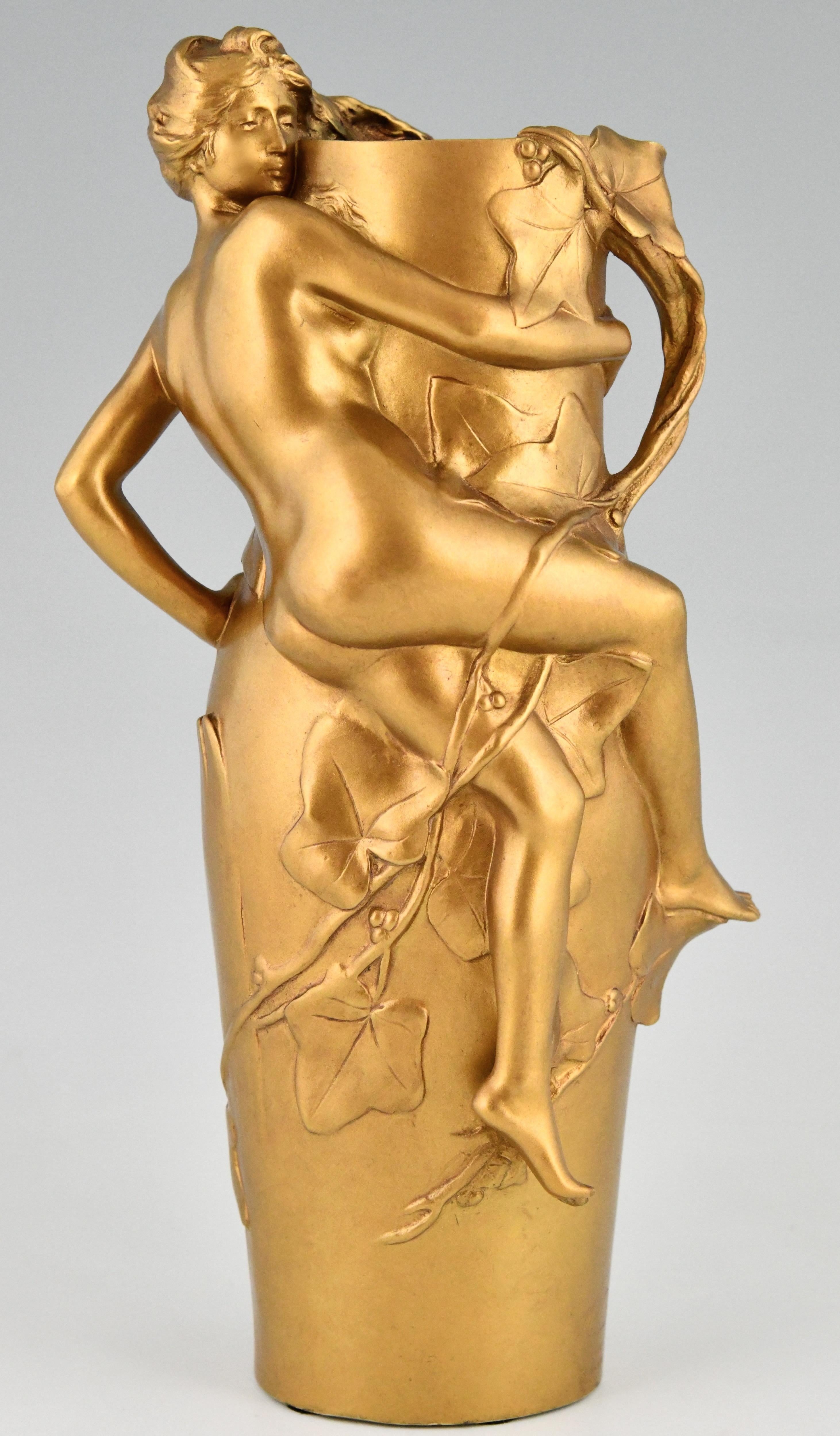 Beautiful Art Nouveauy vase in gilt bronze with nude and leaves by the famous French artist Maurice Bouval. Born in Toulouse (1863- 1916)
Cast at the Colin Foundry in Partis.
This vase is illustrated on page of 458 of? “Bronzes, sculptors and