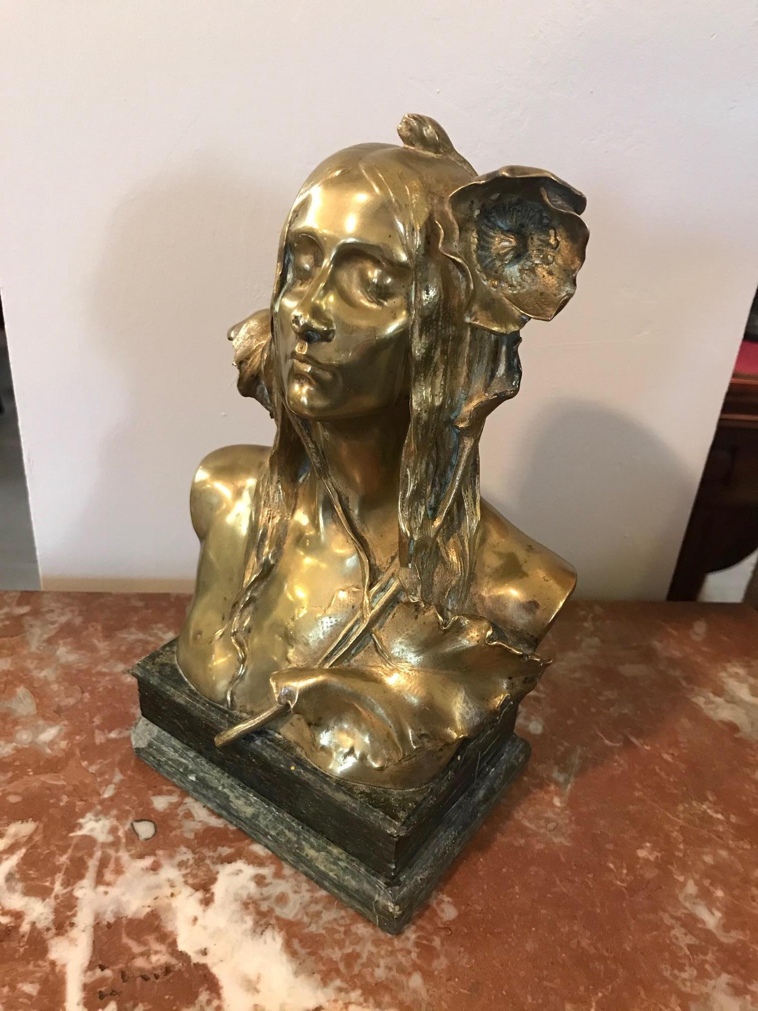 Sculpture de femme Maurice Bouval en bronze doré Art Nouveau:: années 1900 3