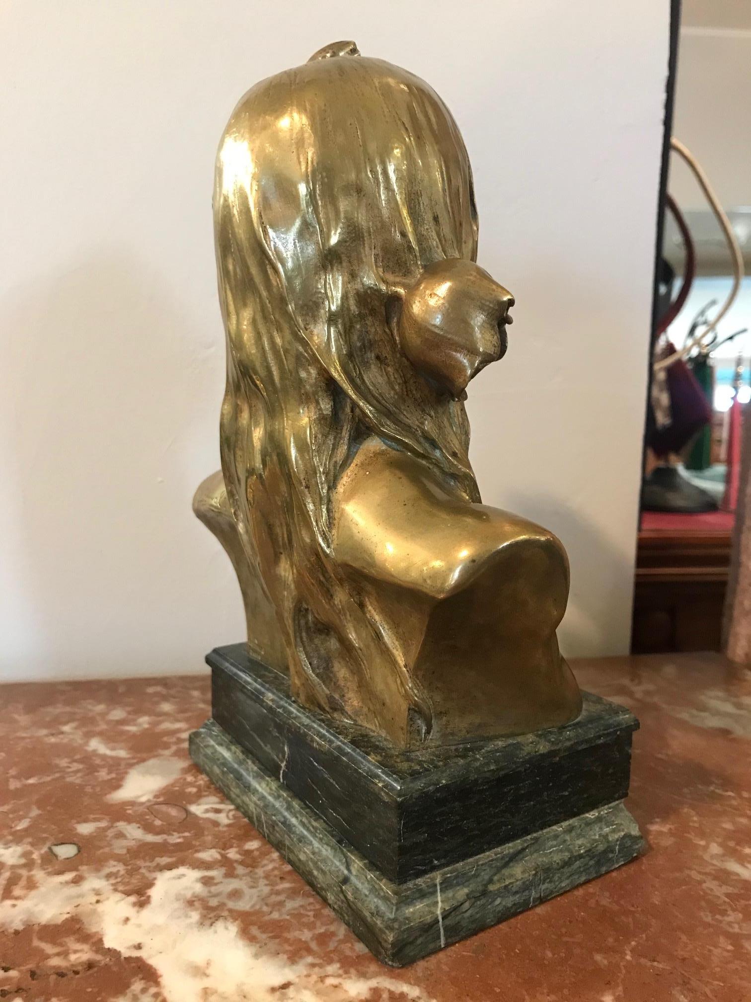 Français Sculpture de femme Maurice Bouval en bronze doré Art Nouveau:: années 1900