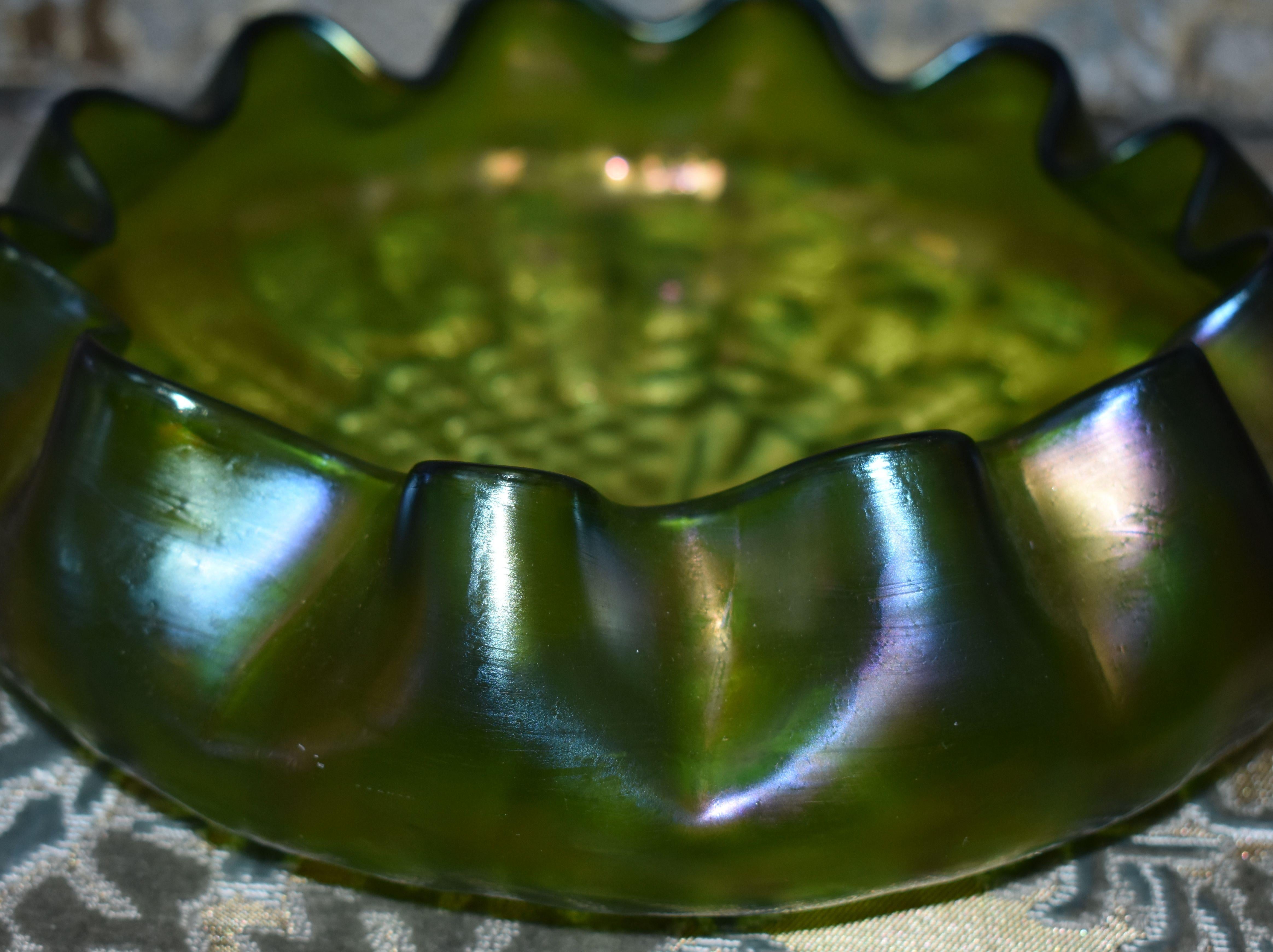 Art Nouveau Glass Bowl In Good Condition For Sale In Cathedral City, CA