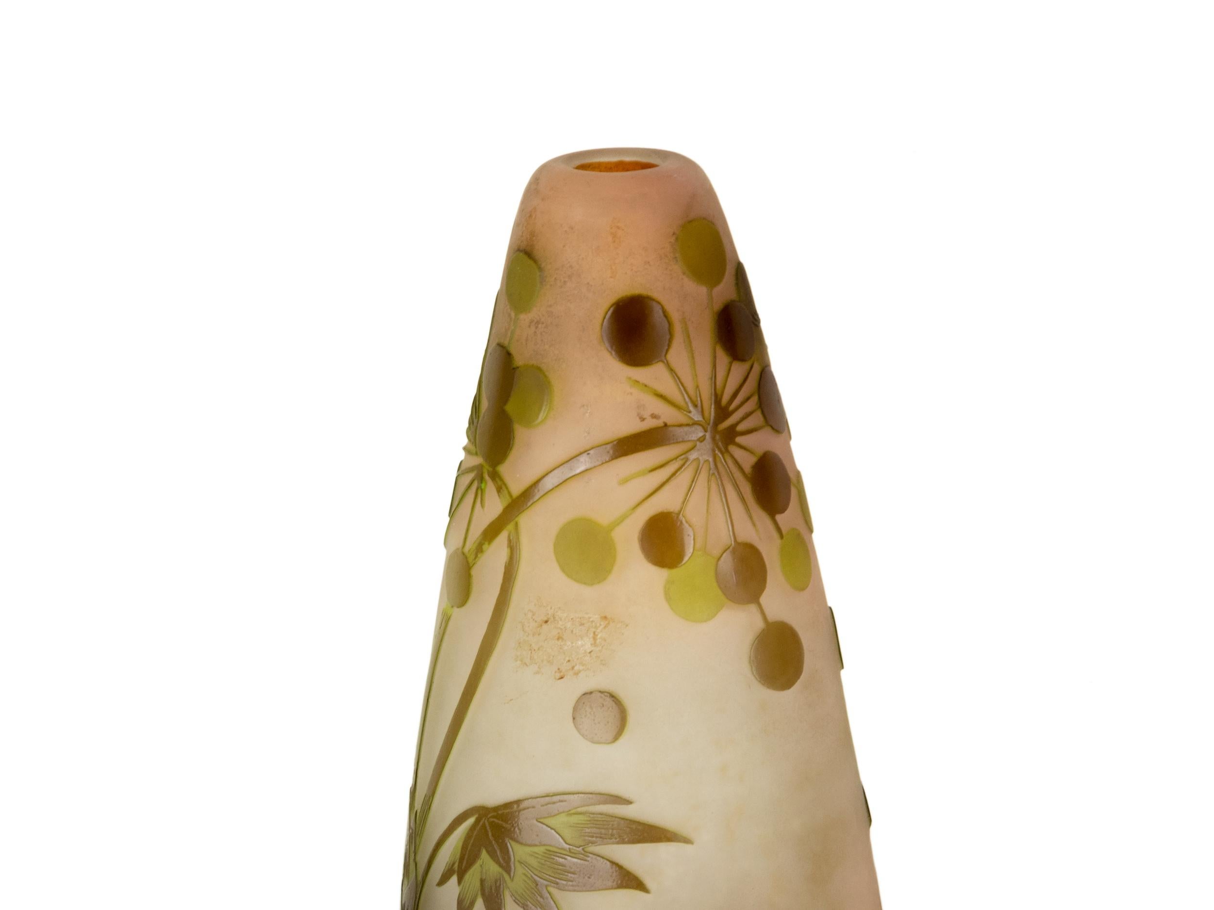 Art Nouveau Glass Vase by Gallé, France, 20th Century In Good Condition For Sale In Lisbon, PT