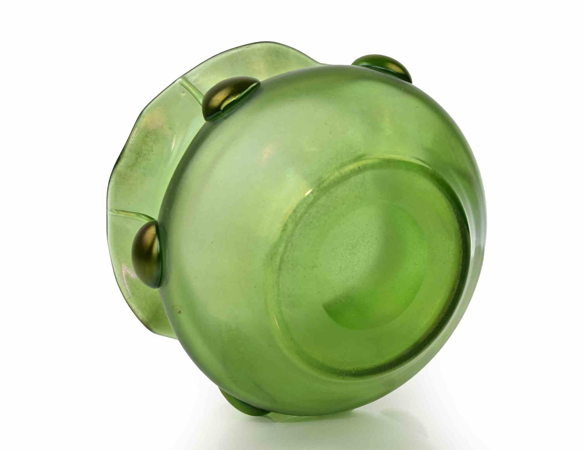 Vase Art Nouveau réalisé par la manufacture française au début du 20ème siècle.

Très bon état.

