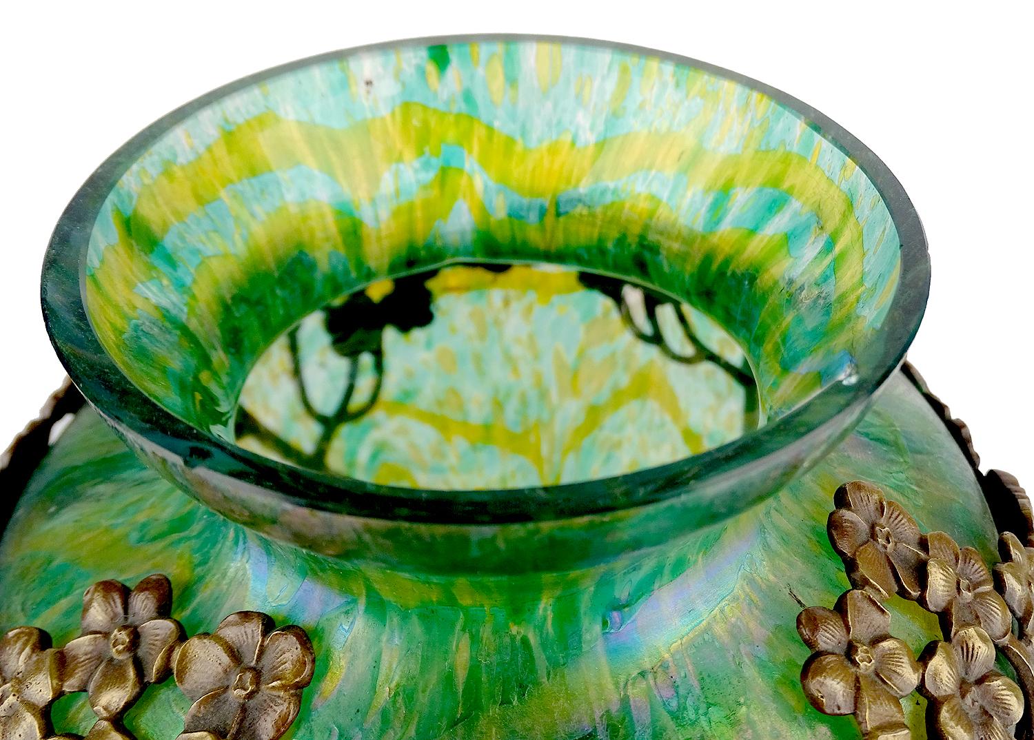 Exceptionnal Art Nouveau Glass Vase  Flower Bronze Overlay,  Loetz Tiffany Era For Sale 2
