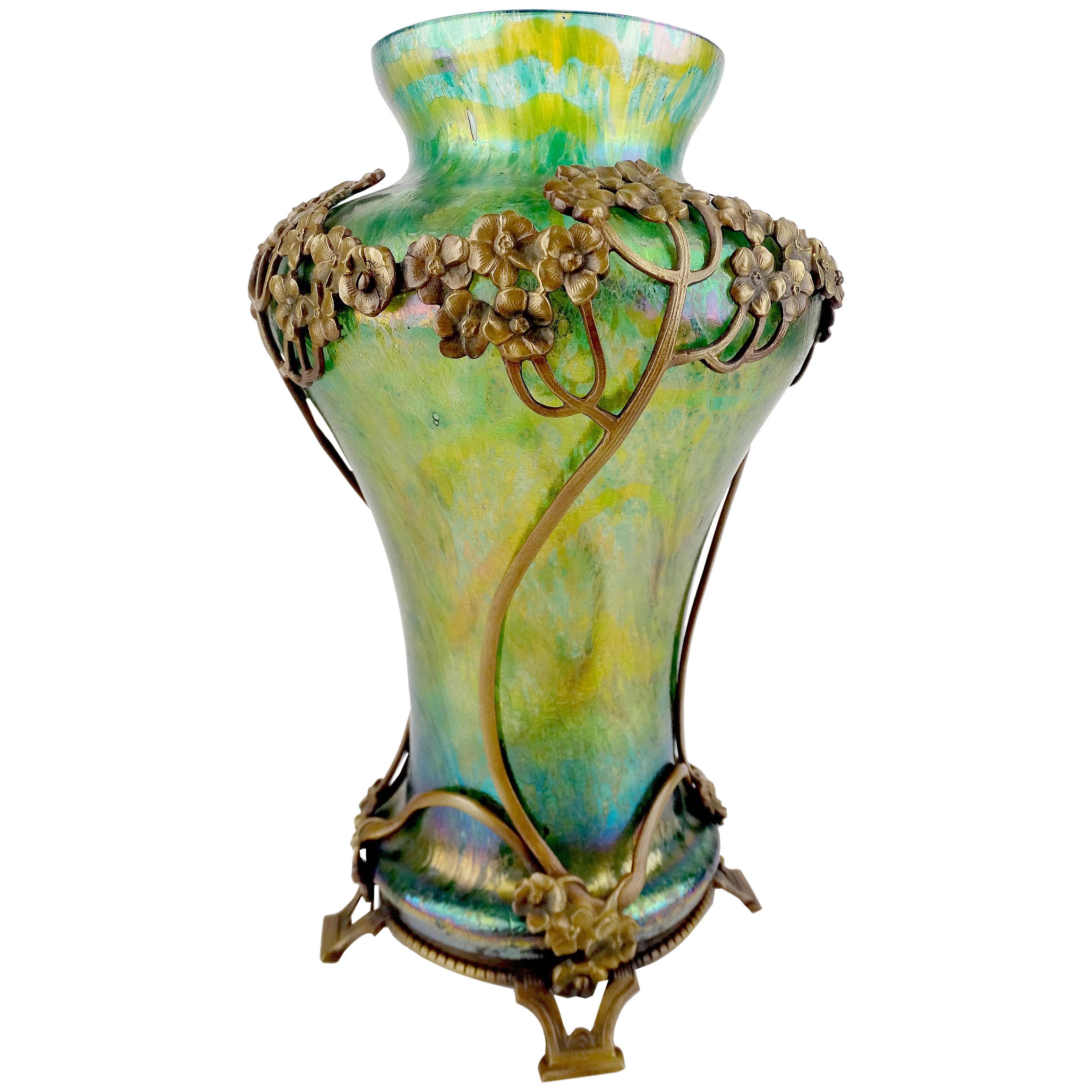 Exceptionnal Art Nouveau Glass Vase  Flower Bronze Overlay,  Loetz Tiffany Era For Sale