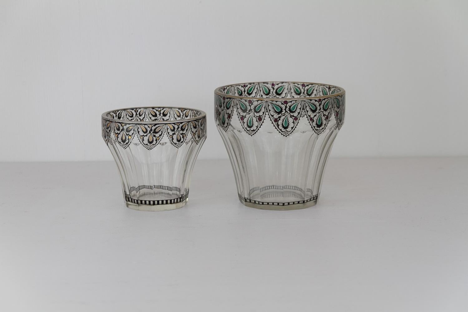 Vasi in vetro Art Nouveau, anni '20. Set di 2. in vendita 10
