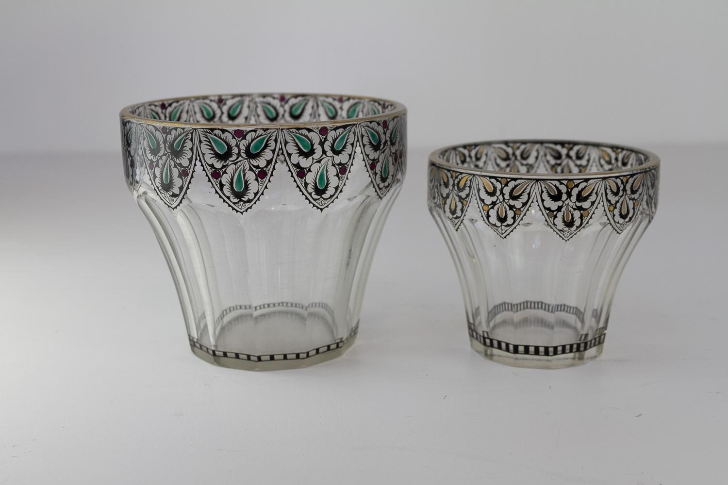 Vasi in vetro Art Nouveau, anni '20. Set di 2. In condizioni buone in vendita a Asaa, DK