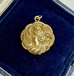 Art Nouveau Déesse Vierge Femme Collier pendentif Alfonse Mucha Gorgeous