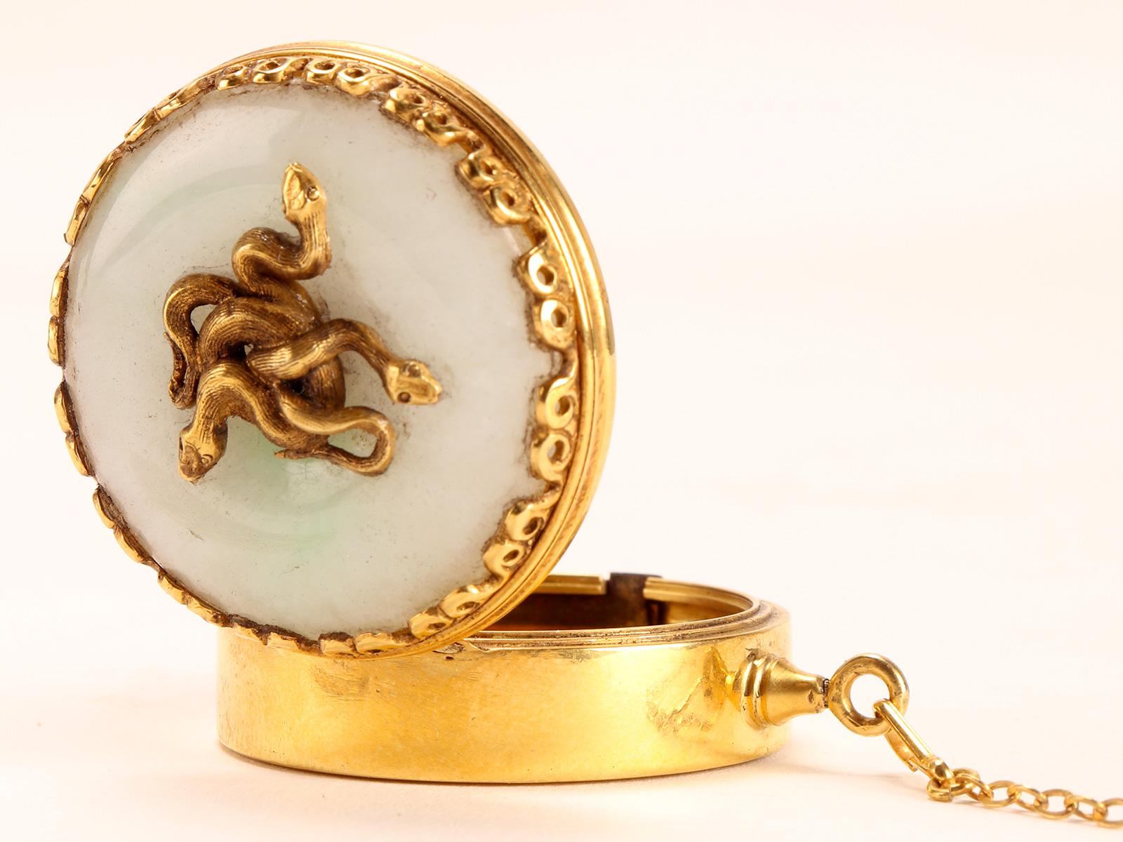 Art nouveau gold and jade vinaigrette, by Georges Fouquet France 1900. For Sale 7