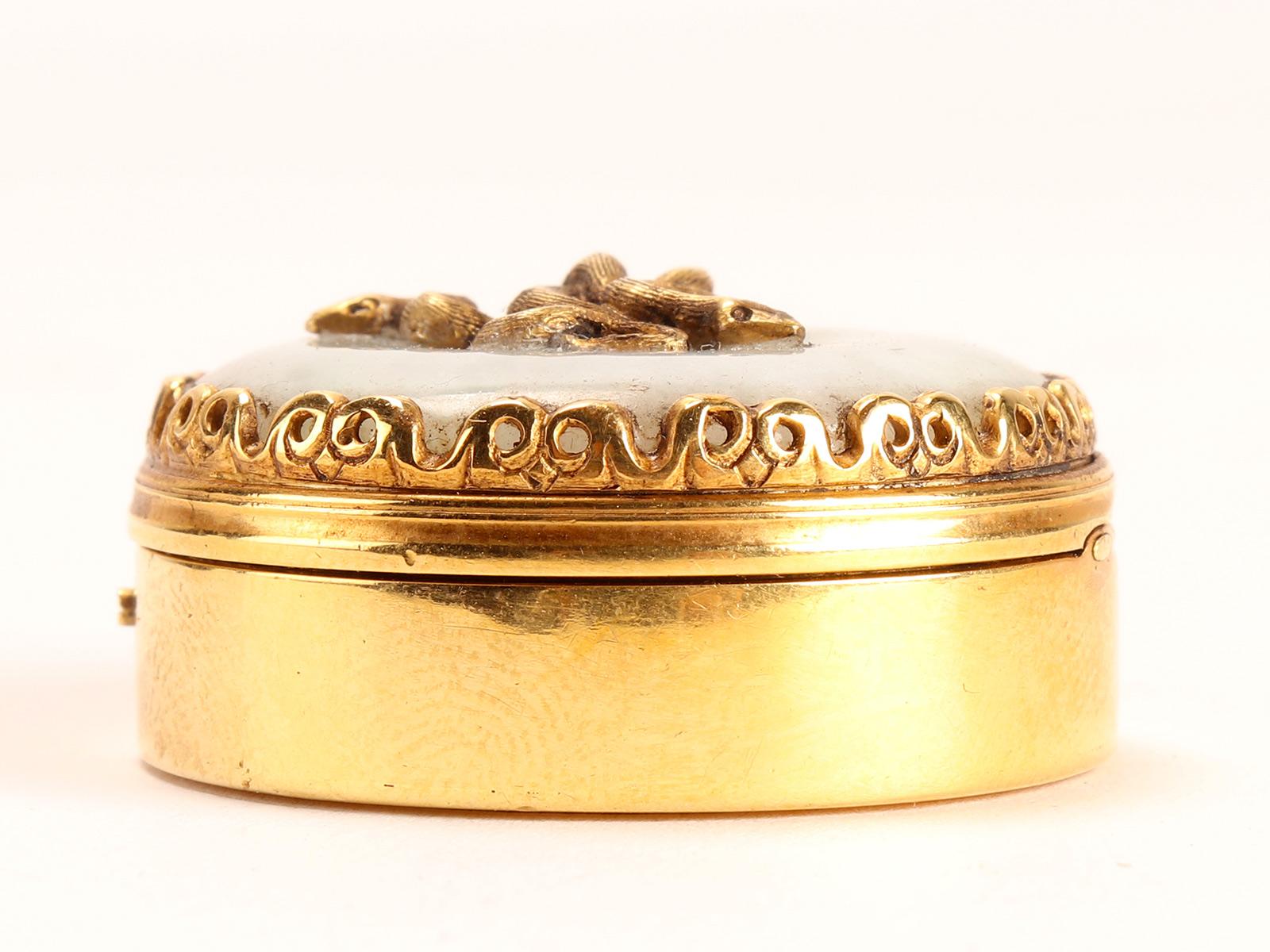 Art nouveau gold and jade vinaigrette, by Georges Fouquet France 1900. In Good Condition For Sale In Milan, IT