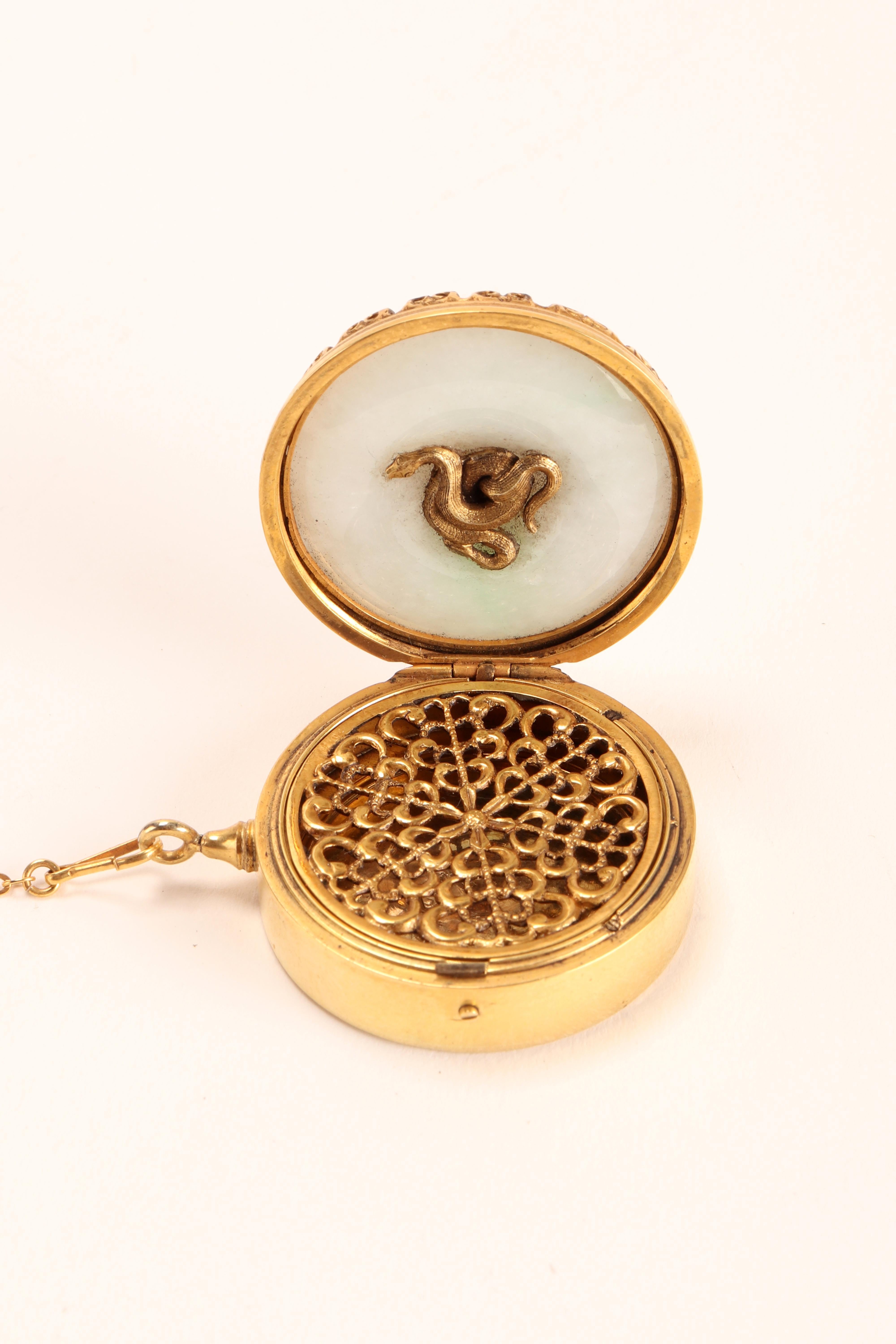French Art Nouveau Gold and Jade Vinaigrette with Snakes, France 1900 For Sale