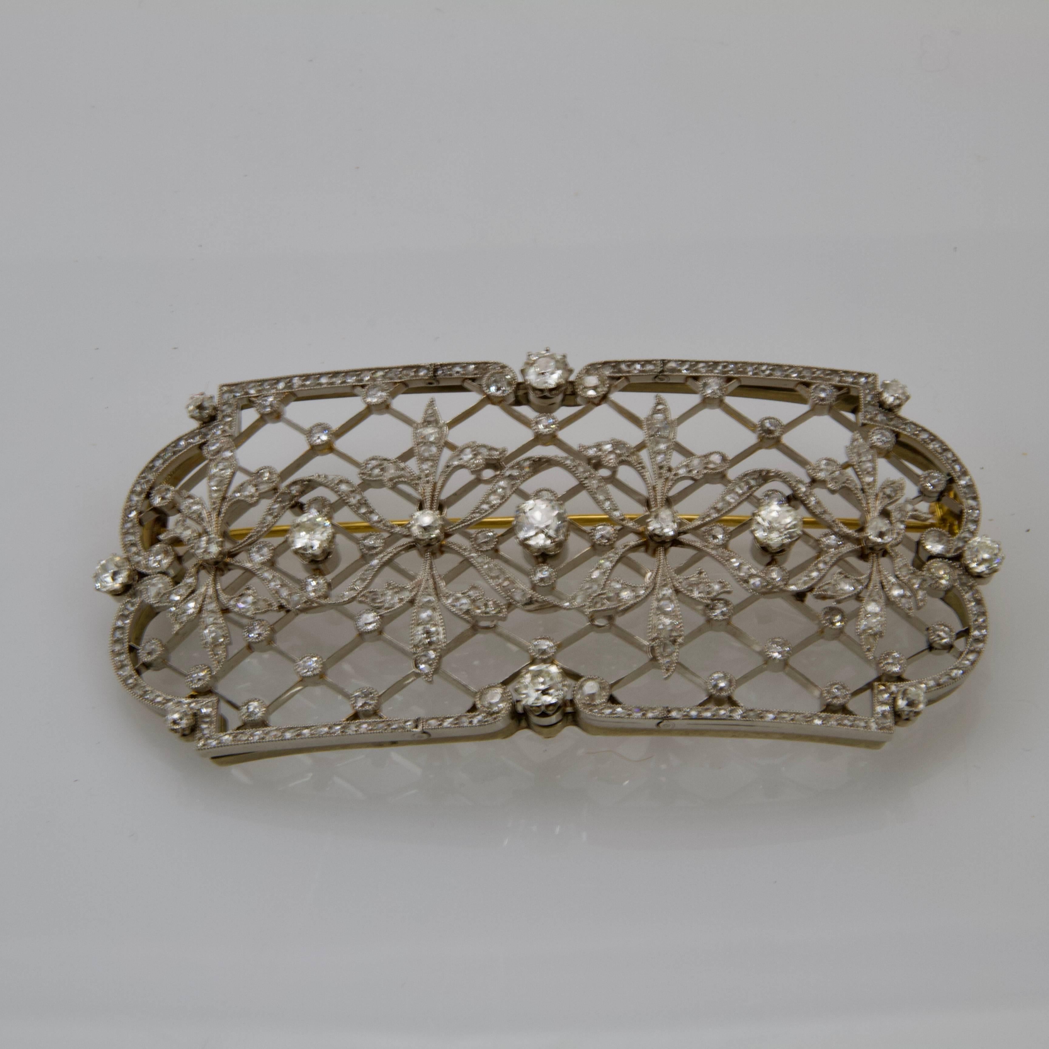 Hand-Crafted Art Nouveau Gold and Platinum Stomacher Brooch, circa 1900 For Sale