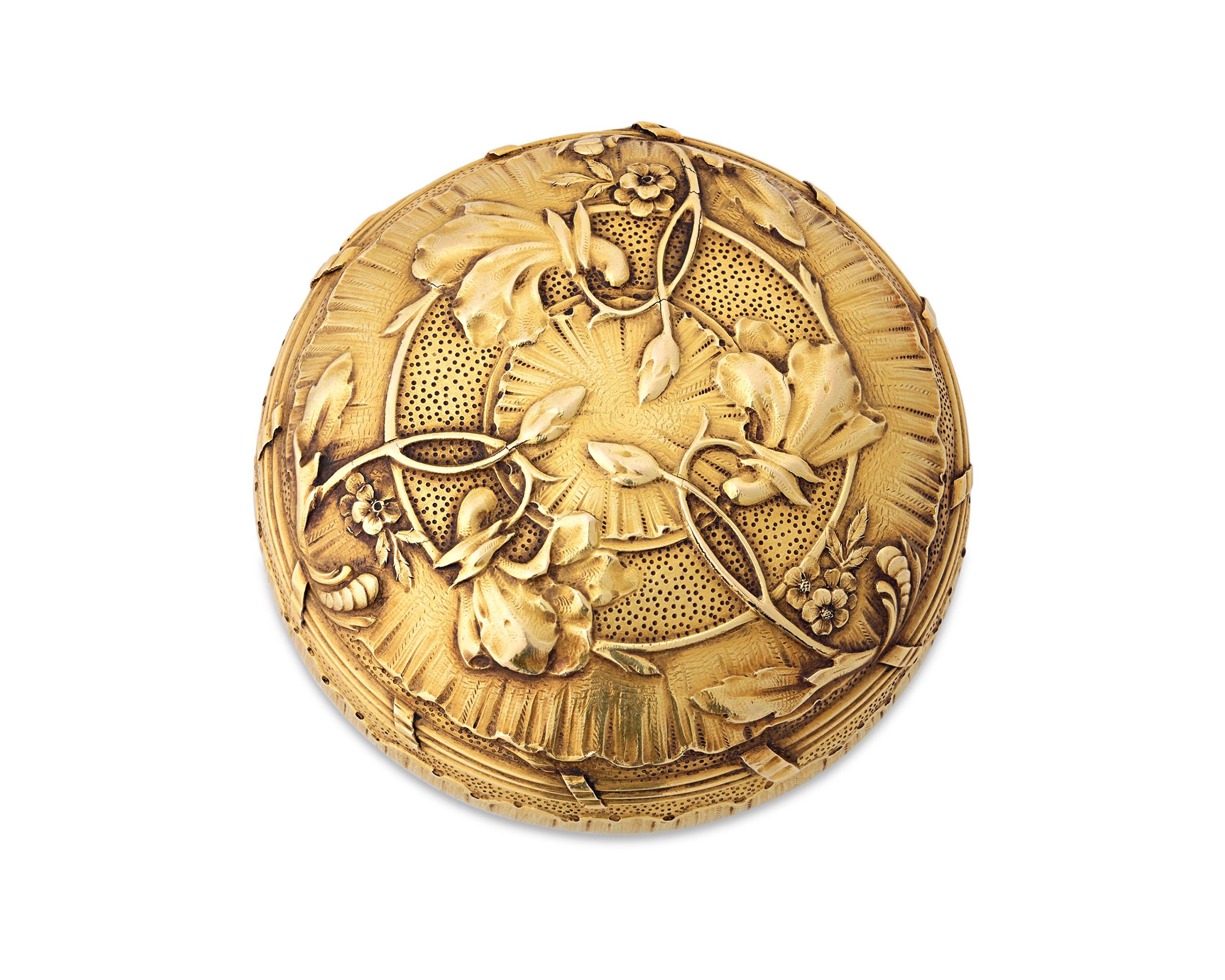 Women's or Men's Art Nouveau Gold Compact by Boucheron