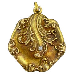 Médaillon Art Nouveau en or et diamant Circa 1905