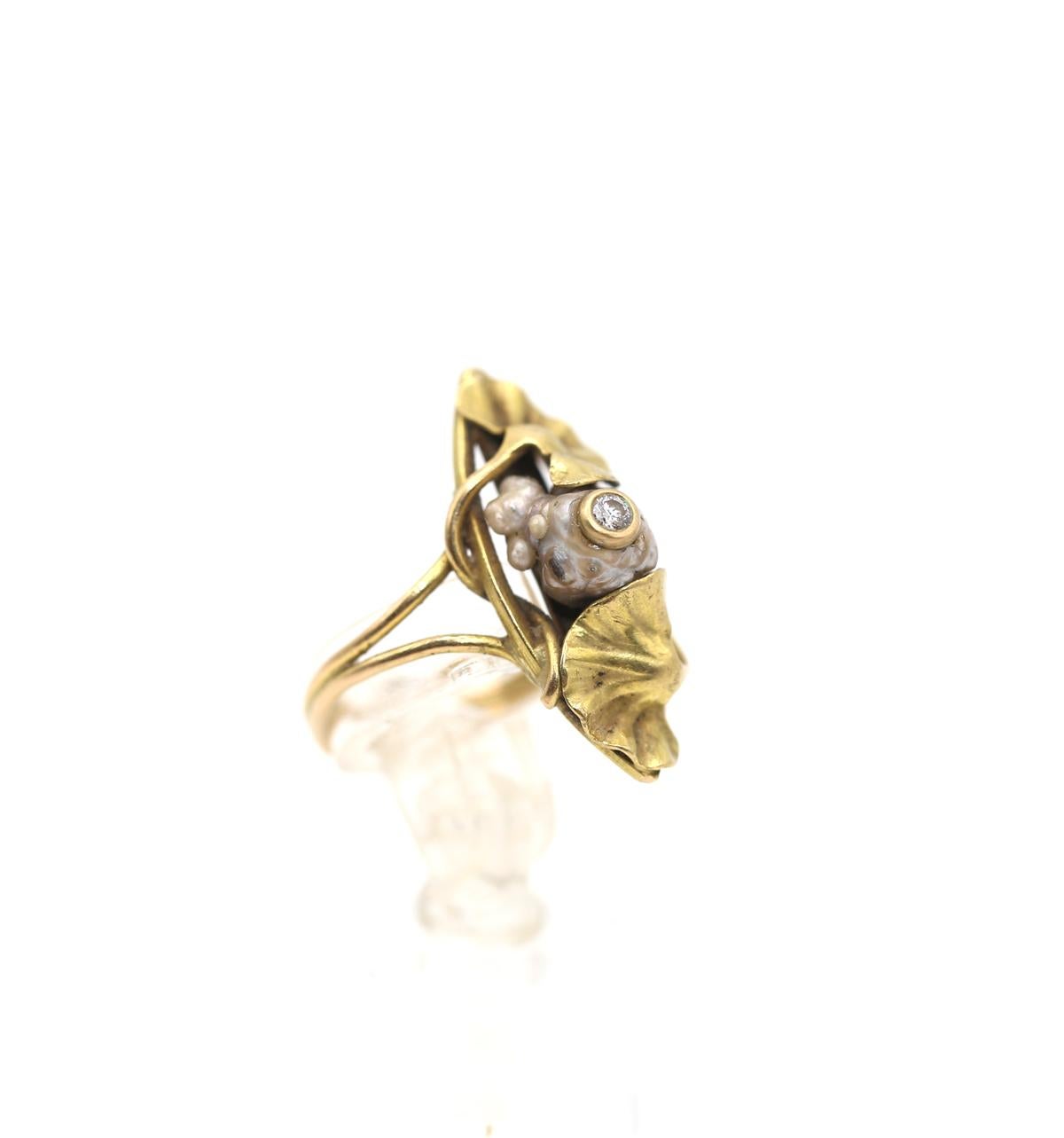 Art Nouveau Gold Diamond Pearl Ring, 1925 In Good Condition For Sale In Herzelia, Tel Aviv