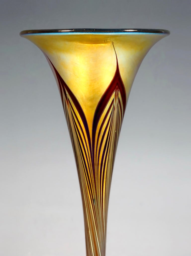 Art Nouveau Gold Favrile Glass Vase, L.C. Tiffany, New York, Around 1896 In Good Condition In Vienna, AT