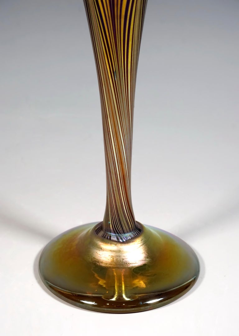 Late 19th Century Art Nouveau Gold Favrile Glass Vase, L.C. Tiffany, New York, Around 1896