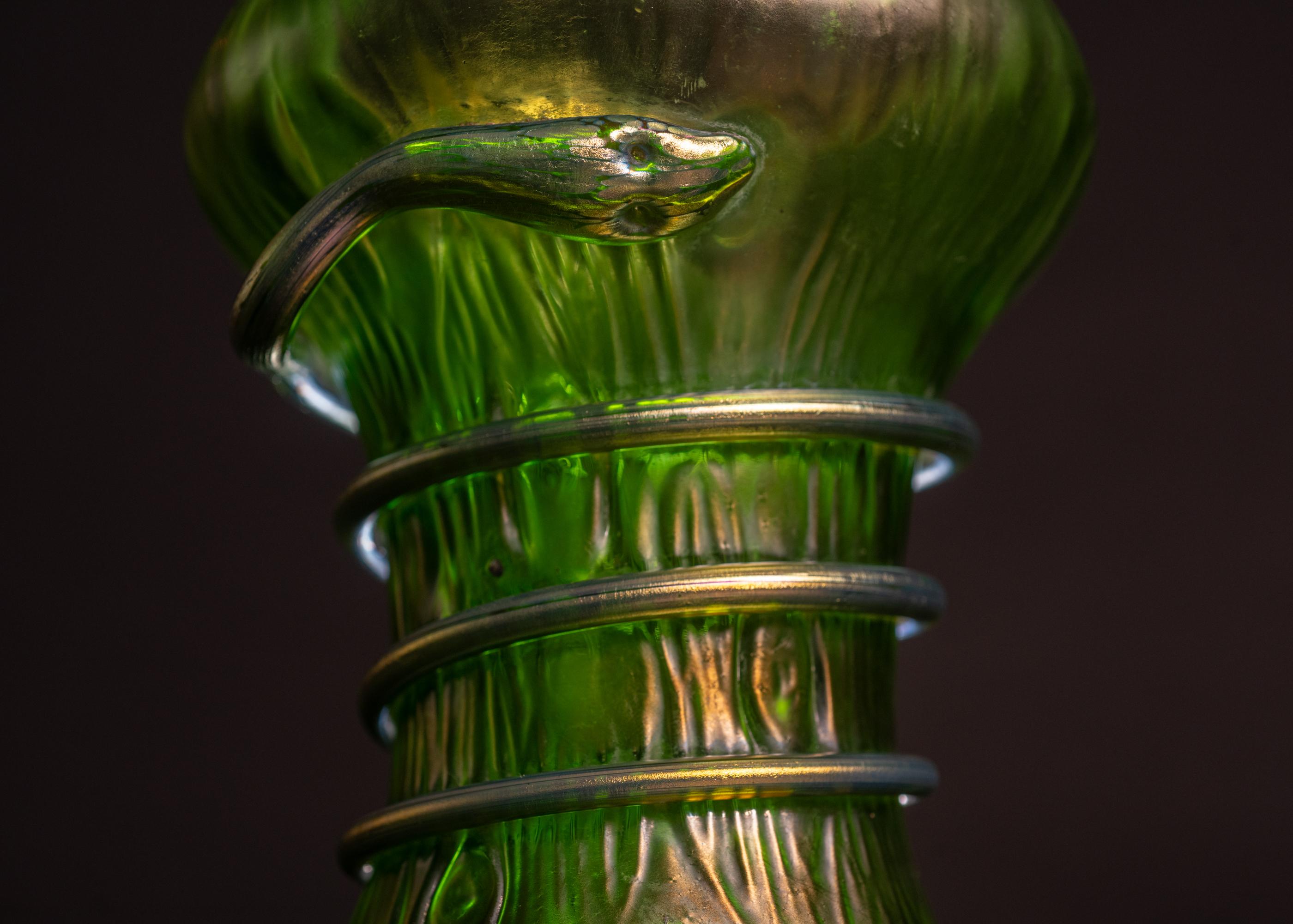 Art Nouveau Gold & Green Glass Snake Vase by Johann Loetz Witwe In Excellent Condition For Sale In Chicago, US