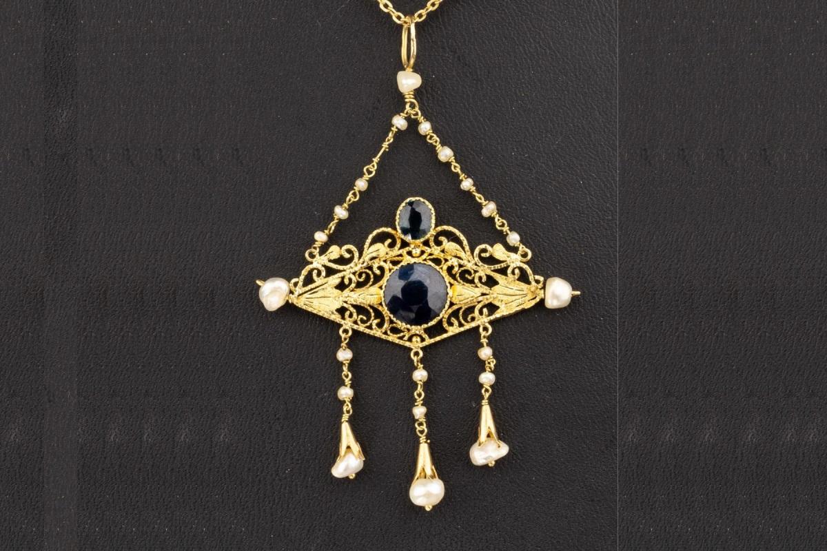 Art Nouveau gold necklace with sapphires and pearls, circa 1900. in vendita 1
