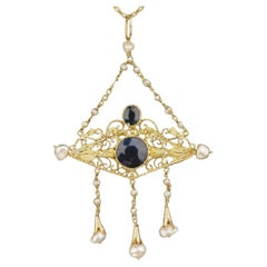 Antique Art Nouveau gold necklace with sapphires and pearls, circa 1900.