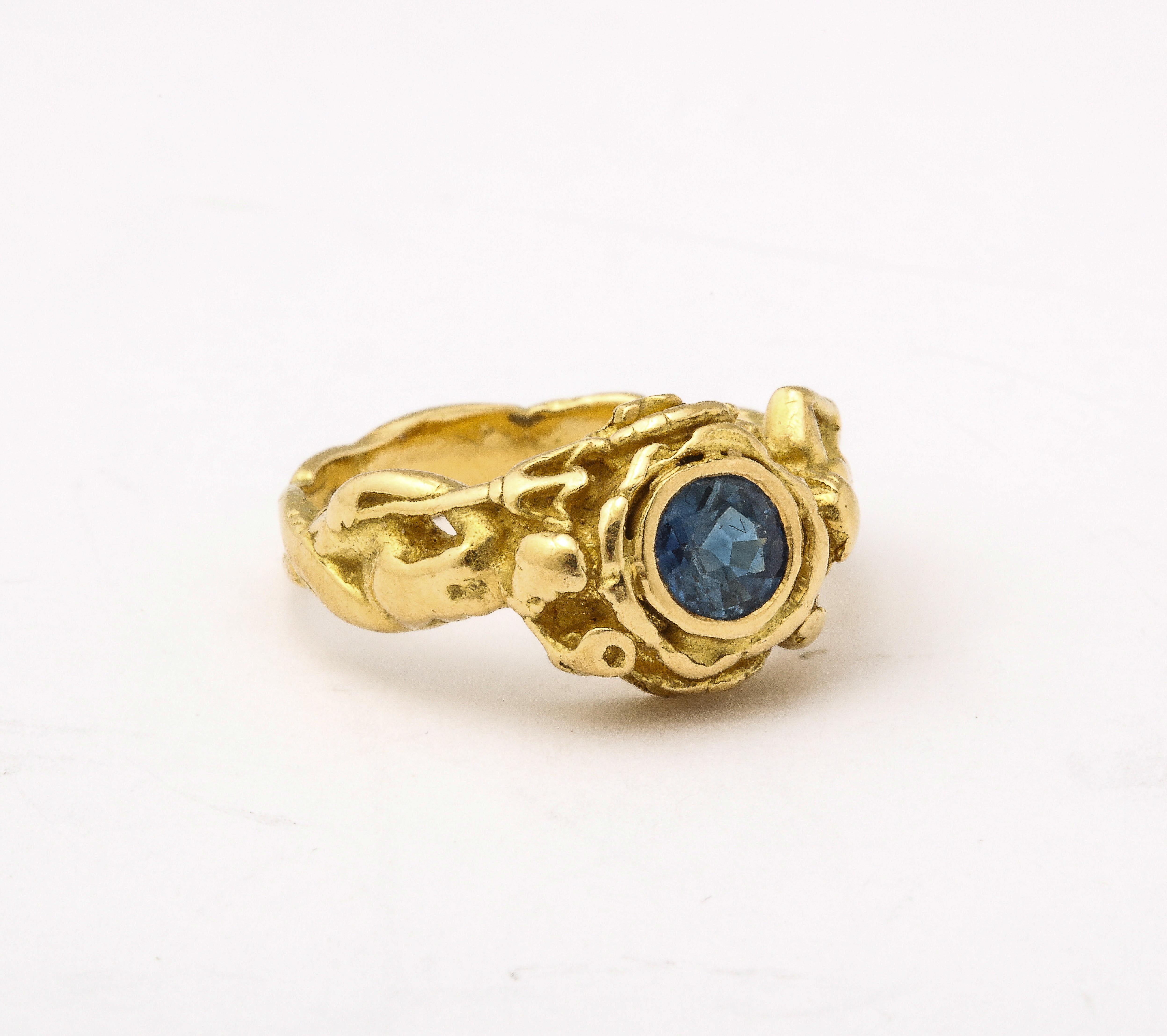 Art Nouveau Gold Sapphire Ring 18kt In Excellent Condition For Sale In Stamford, CT