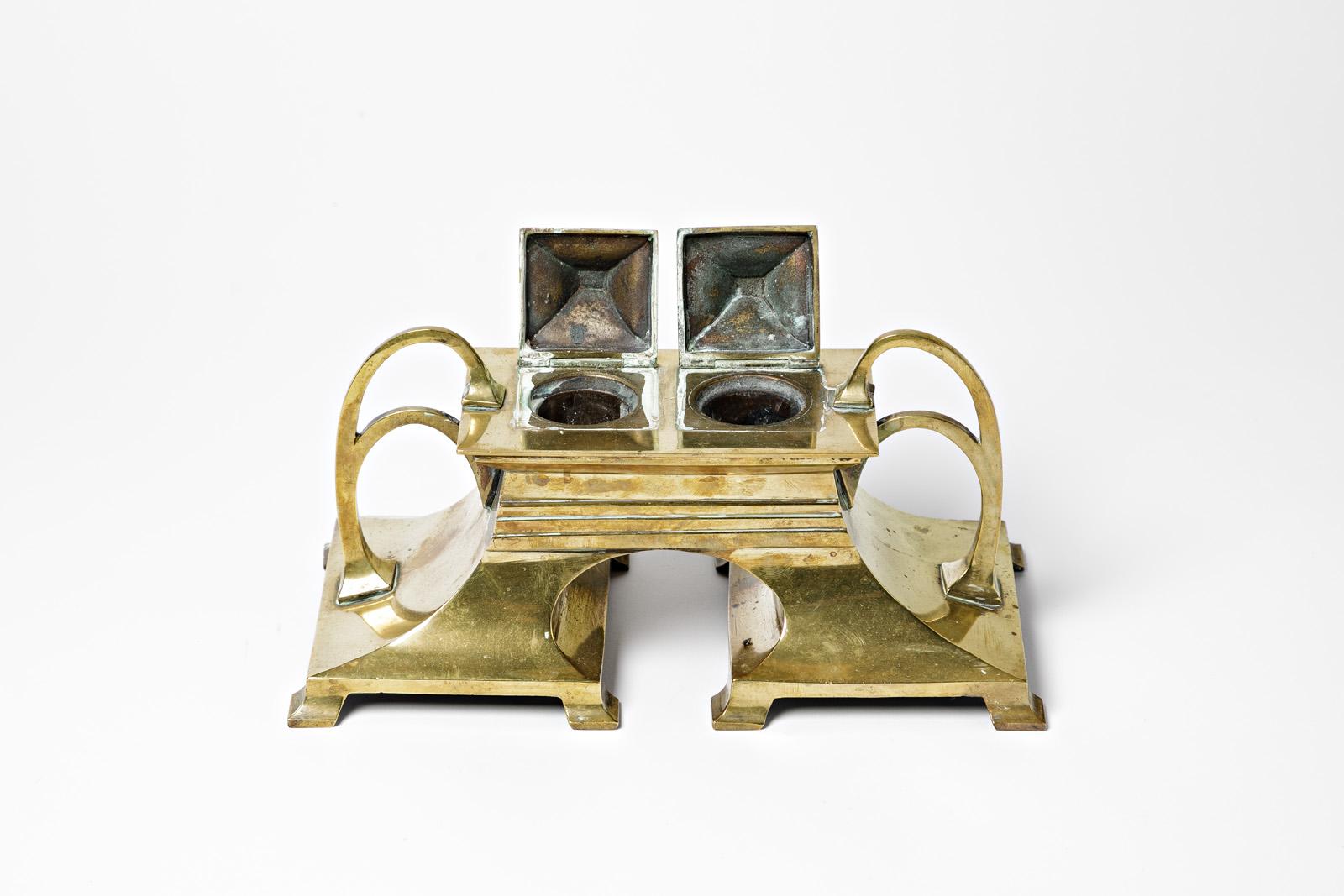 Art nouveau golden brass inkwell 1900 jugendstil desk accessorie  In Good Condition For Sale In Neuilly-en- sancerre, FR