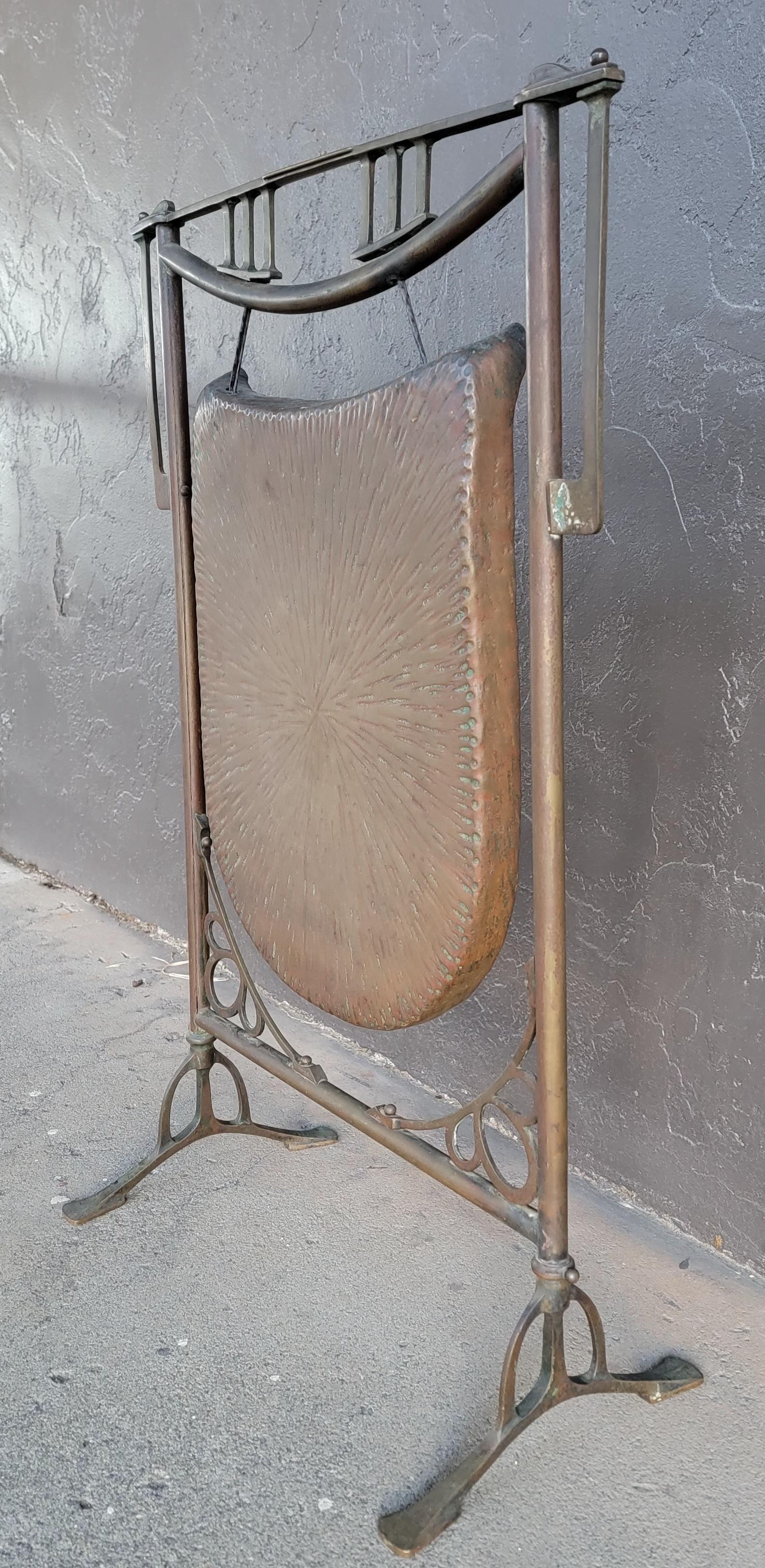 Art Nouveau Gong Brass & Hammered Copper In Good Condition For Sale In Fulton, CA