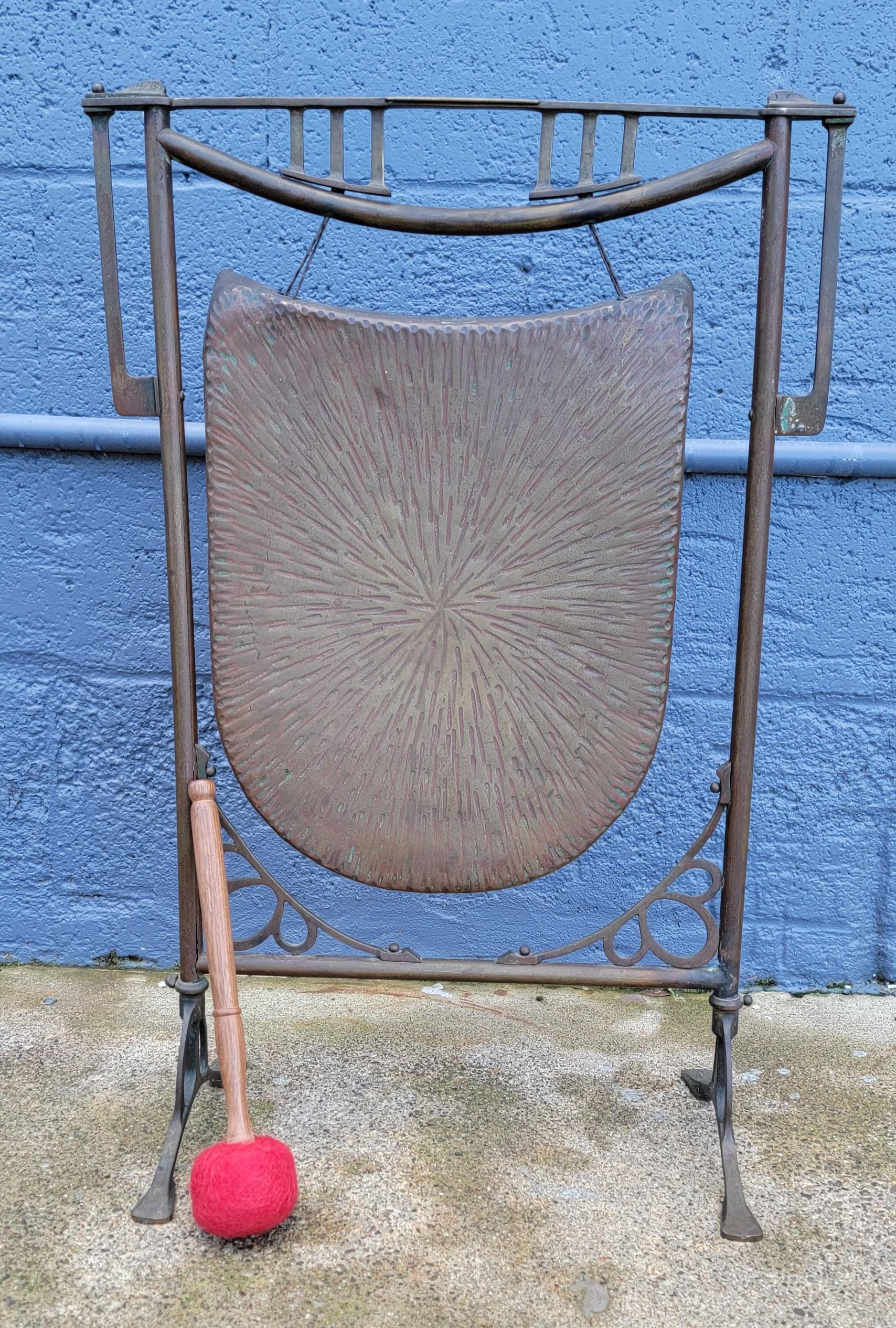 Art Nouveau Gong Brass & Hammered Copper For Sale 5