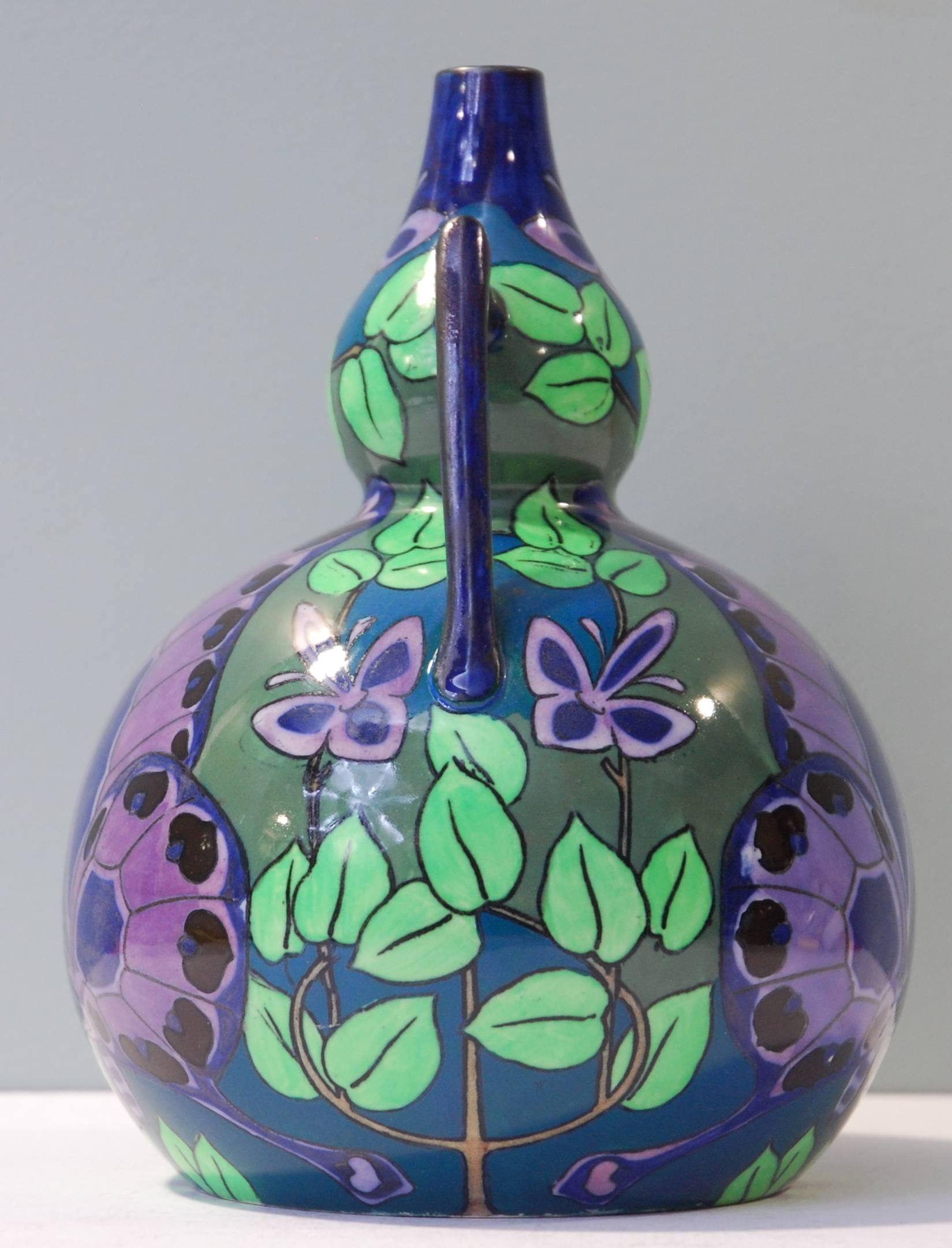 Turned Art Nouveau Gourd Vase, Wedgwood, circa 1905 For Sale