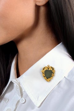 Agata verde Art Nouveau in oro giallo 18 carati Ciondolo cuore trifoglio antico Spilla