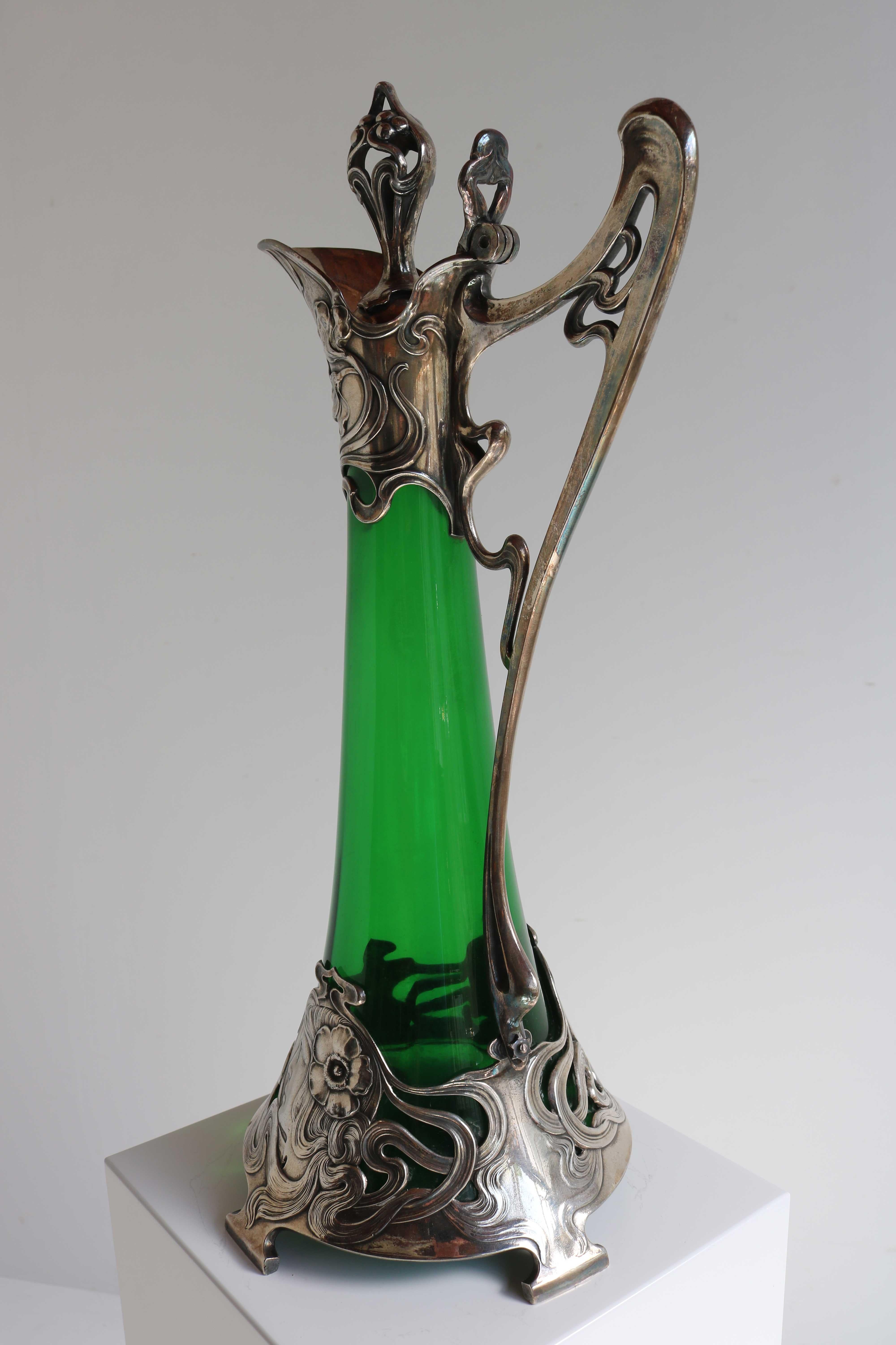 Decantador Art Nouveau de vidrio verde con montura plateada WMF Alemania 1900 en venta 7